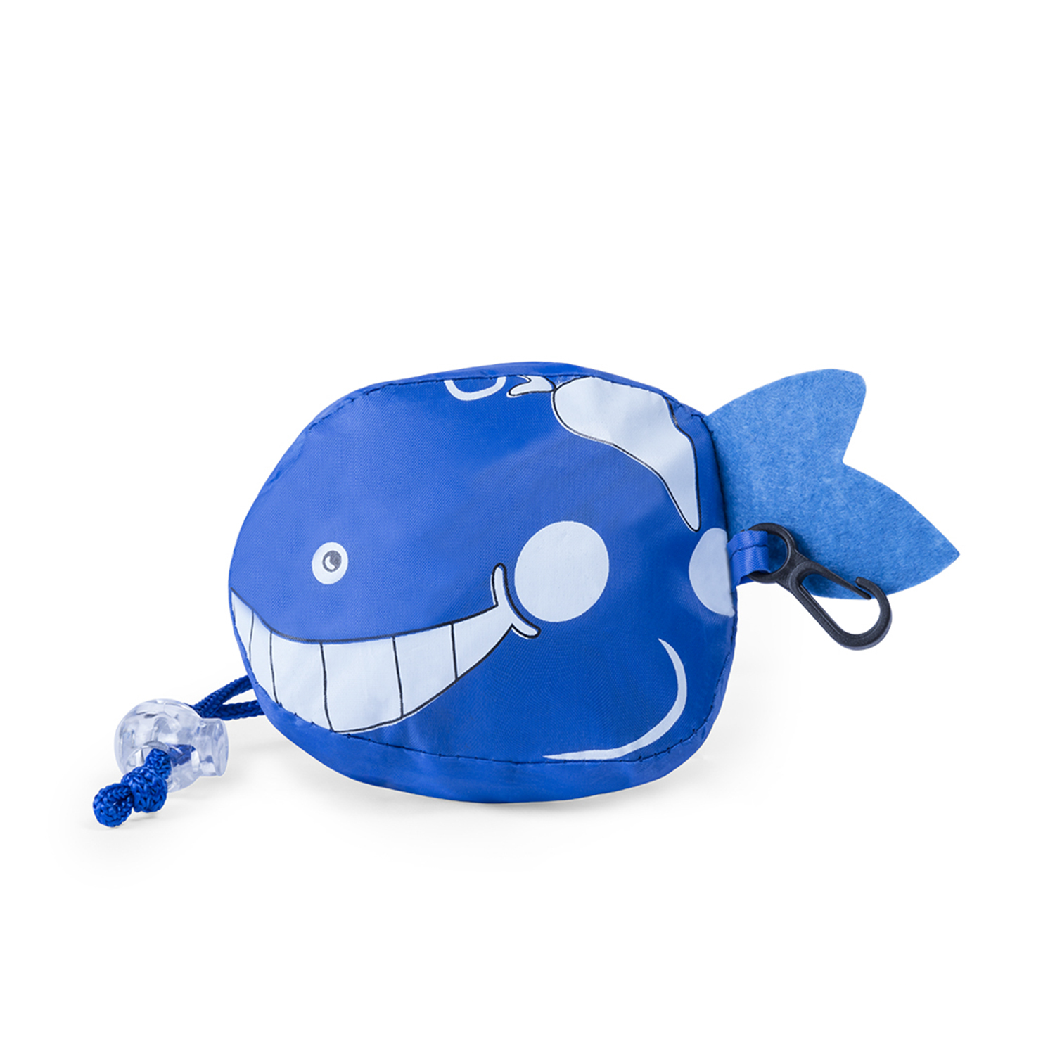 Una borsa a forma di balena blu con un volto sorridente e una pinna. Ha un cordino blu e una perlina di plastica trasparente.