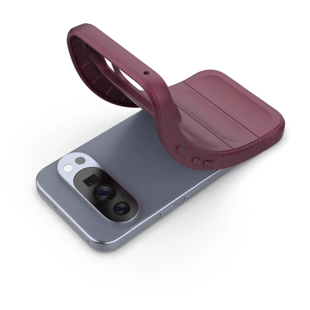 Een smartphone met een bordeauxrode telefoonhoes die hem gedeeltelijk bedekt. De hoes is opgetild en toont de camera.