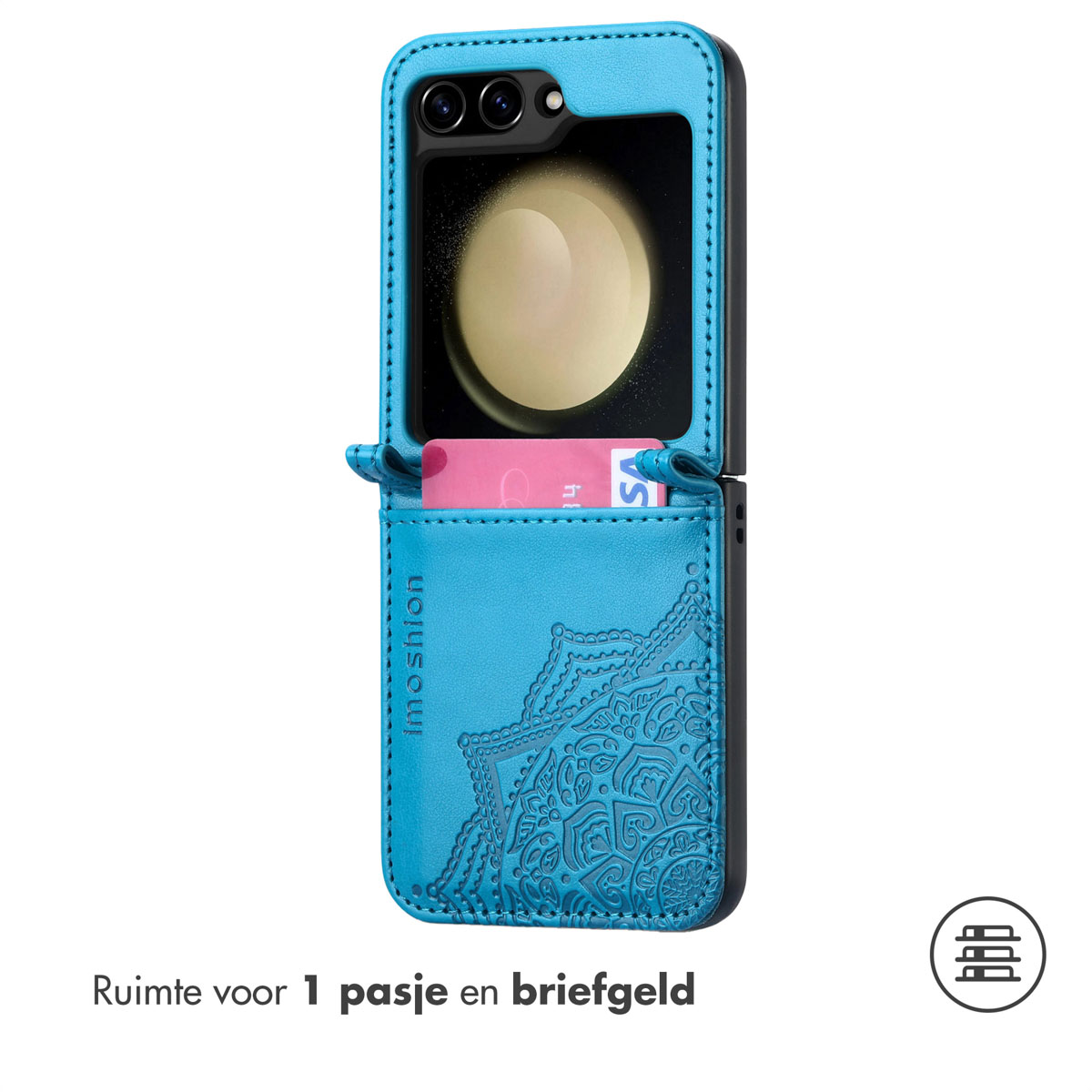 Blauwe telefoonhoes met creditcard, mandala patroon en tekst 'Ruimte voor 1 pasje en briefgeld'.