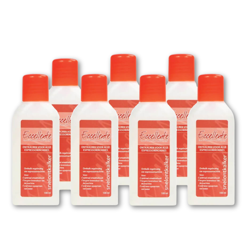 Zeven flessen ontkalker voor espressomachines, witte flessen met oranje doppen, met het label 'Eccellente'.