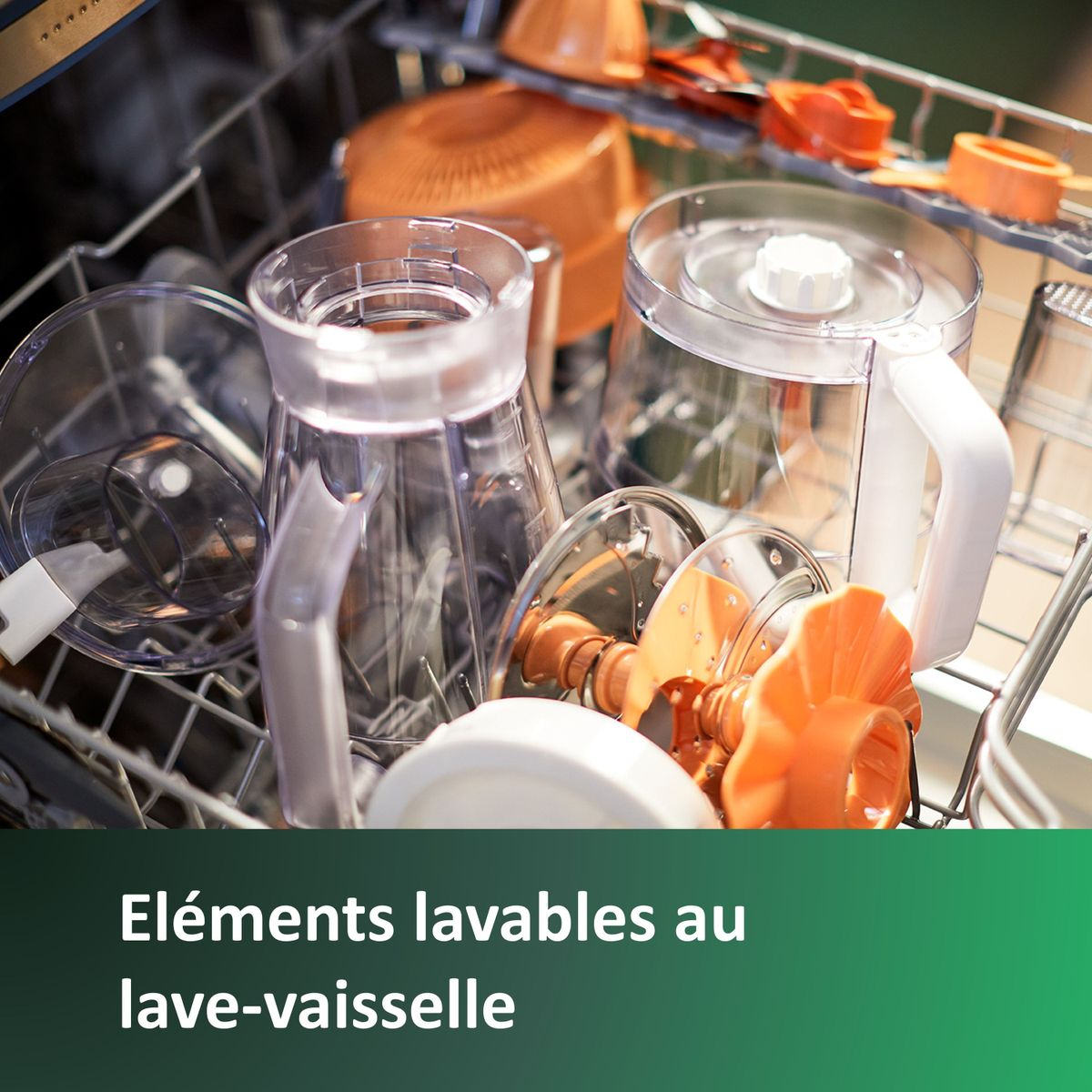 Zmywarka z przezroczystymi i pomarańczowymi przyborami kuchennymi. Tekst: Elementy nadające się do mycia w zmywarce.