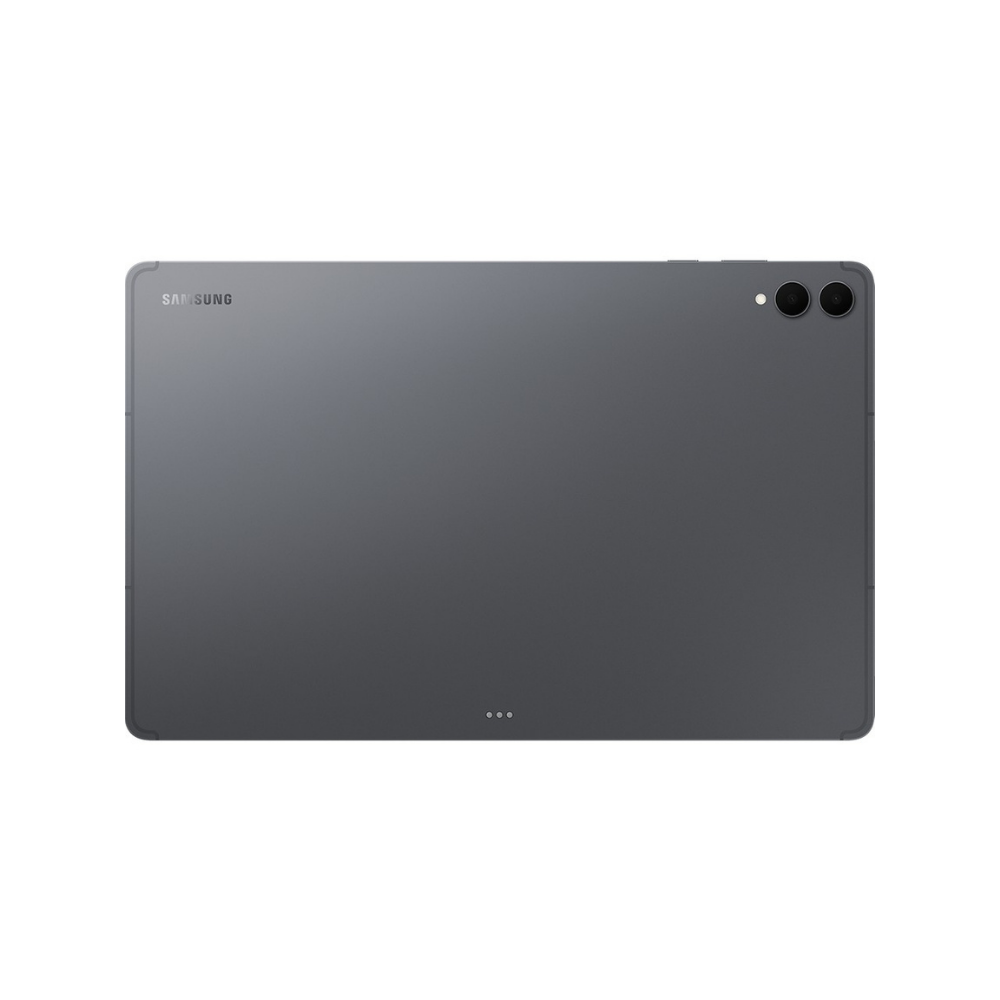 Koyu gri bir Samsung tabletin arka görünümü. Bir kamera dizisi ve Samsung logosu var. Tablet beyaz bir arka plan üzerinde.