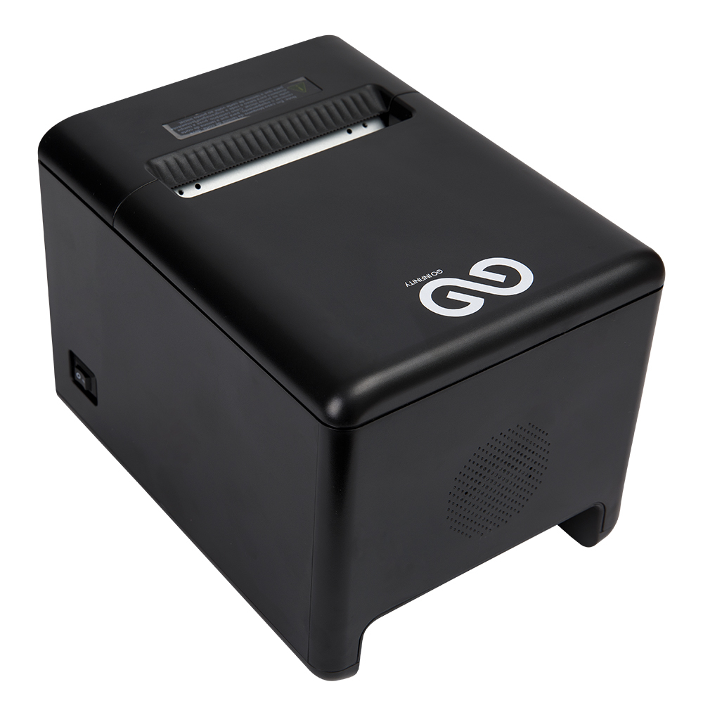 Una stampante GoInfinity nera. Ha un pulsante di accensione/spegnimento laterale e il logo sulla parte superiore. C'è uno slot di uscita della carta.