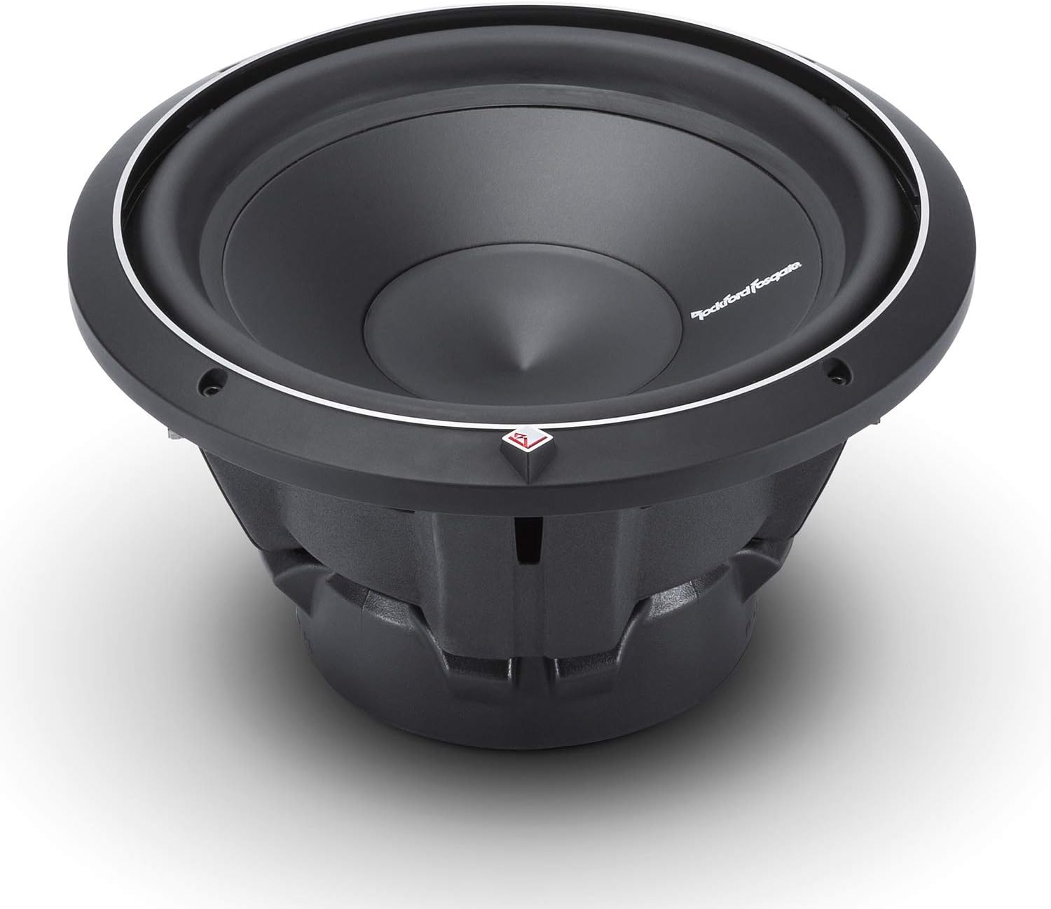 Ein schwarzer Subwoofer mit silbernem Rand. Der Konus ist schwarz und der Rahmen dunkelgrau. Er steht auf einer weißen Oberfläche.