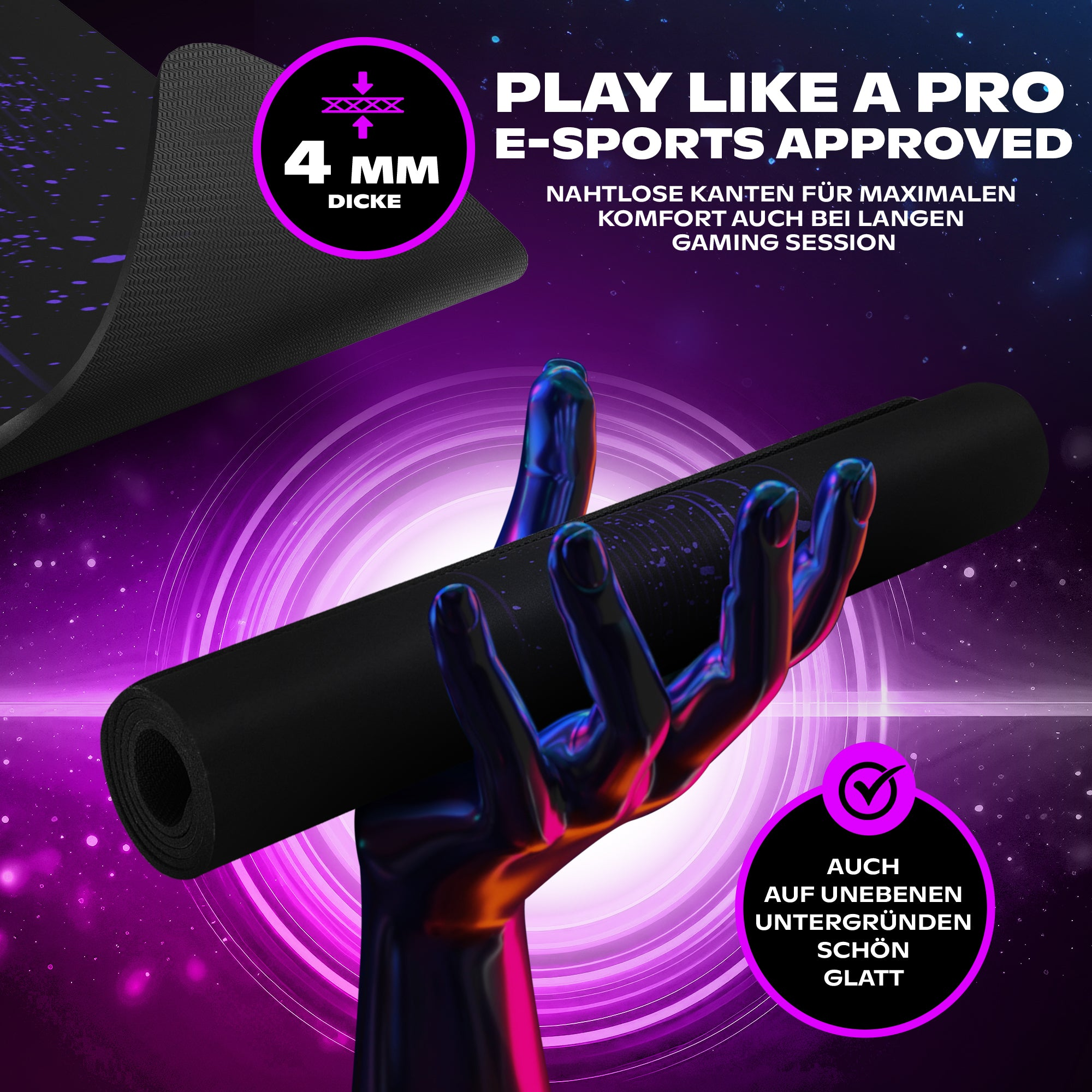 Ręka trzyma zwiniętą czarną podkładkę pod mysz. Tekst zawiera 'Play Like a Pro' i '4 mm'. Fioletowe i czarne tło.