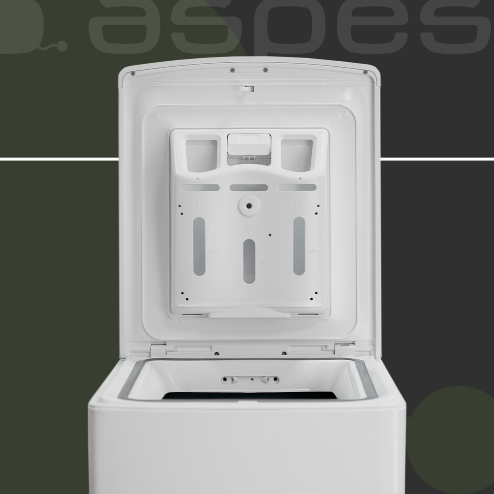 Una lavadora blanca con la tapa abierta. Dentro, es visible un dispensador de detergente. El fondo es gris y verde oscuro.