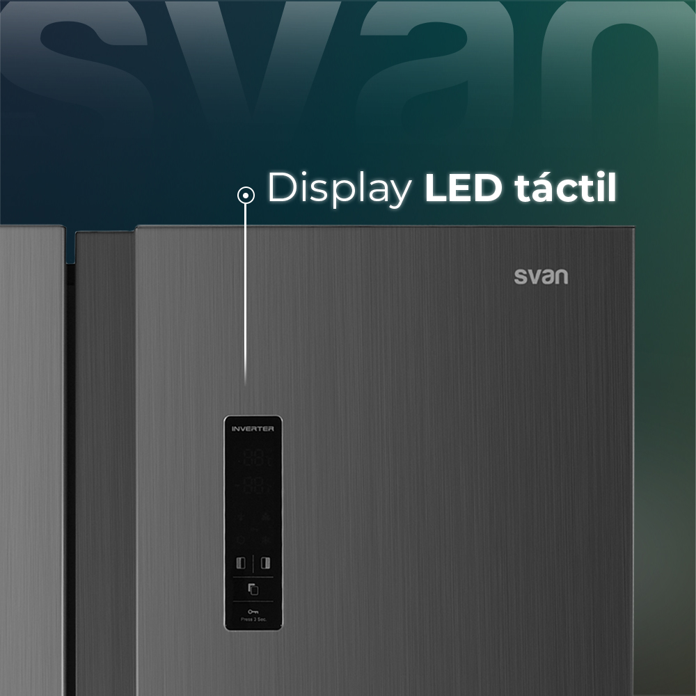 Primer plano de un refrigerador gris con pantalla digital. El texto superior dice 'Display LED táctil' y 'svan'.