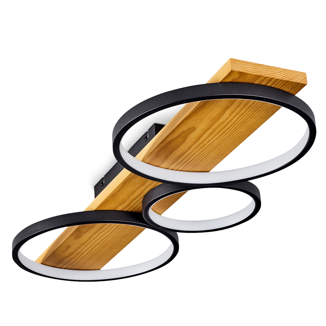Moderne Deckenleuchte. Sie hat drei schwarze, kreisförmige Leuchten, die an einem Holzbalken befestigt sind. Der Hintergrund ist weiß.