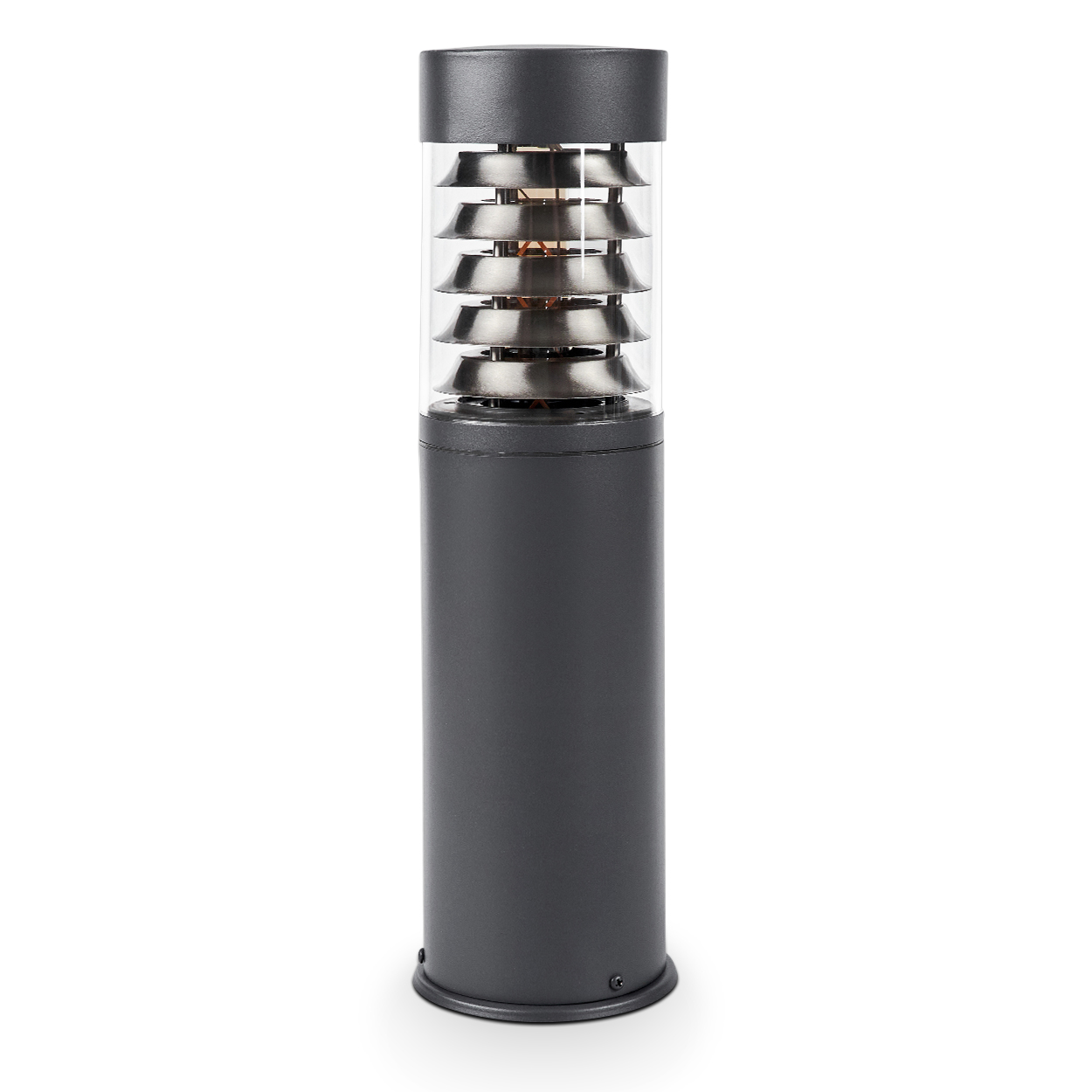 Eine graue zylindrische Außenlampe mit einem Glasteil, das Metalllamellen enthält. Sie steht auf weißem Hintergrund.
