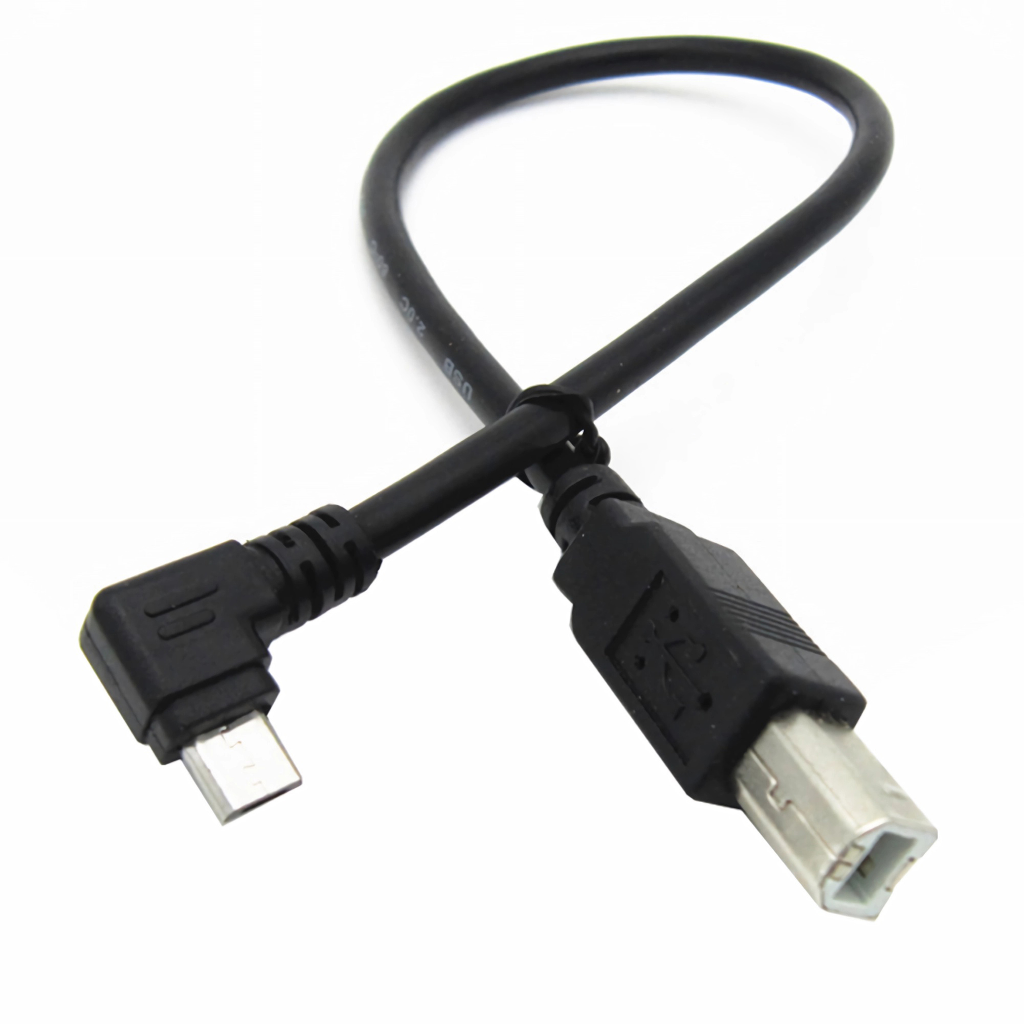 Ein schwarzes USB-Kabel mit zwei verschiedenen Anschlüssen. Einer ist Micro-USB, der andere Standard-USB.