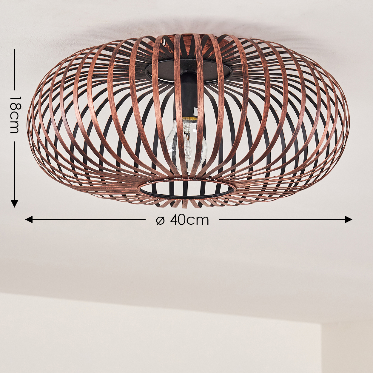 Eine dekorative Deckenlampe mit kupferfarbenem Käfigdesign. Die Lampe ist oval, mit einer sichtbaren Glühbirne. Abmessungen sind angegeben.