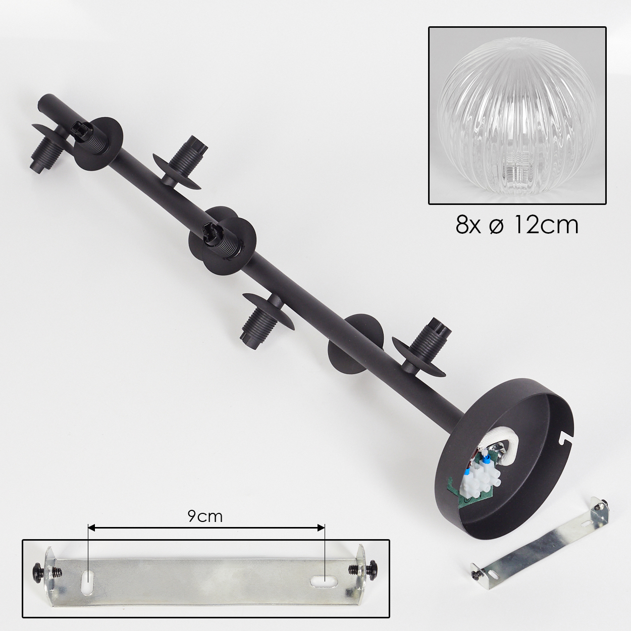 Schwarze Kronleuchterteile auf weißem Hintergrund. Enthält einen durchsichtigen Glasschirm, Metallteile und eine Halterung.