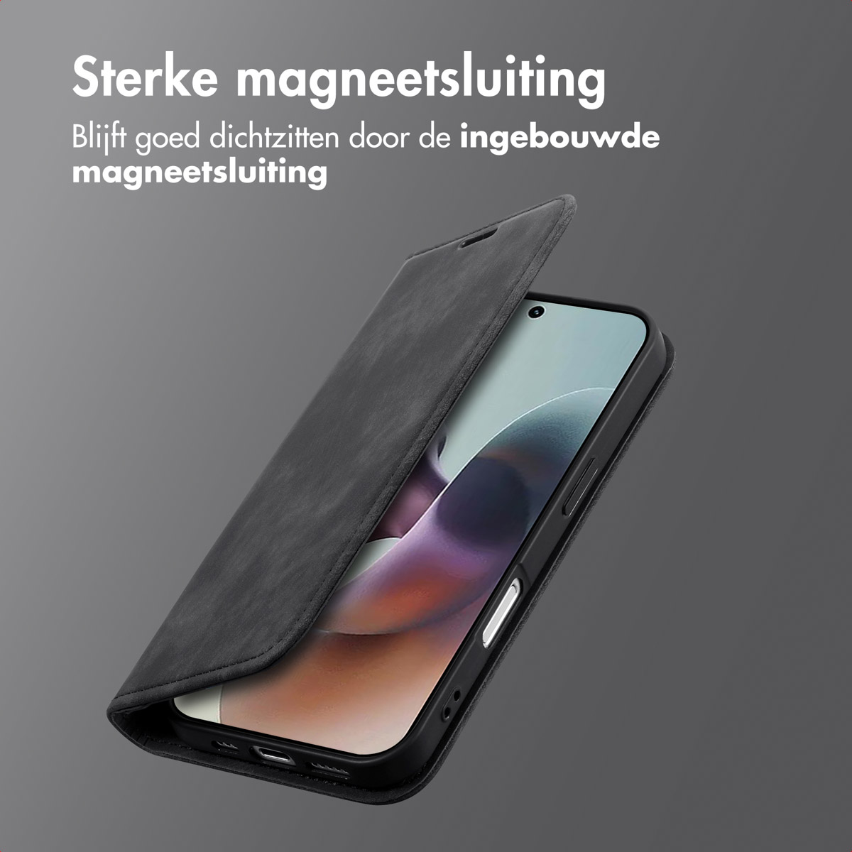 Een telefoon in een zwarte hoes is gedeeltelijk open. Tekst op de achtergrond zegt 'Sterke magnetische sluiting'. De achtergrond is grijs.