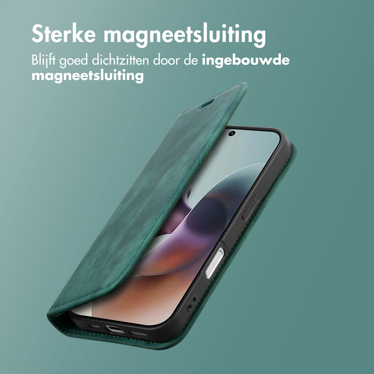 Een groene telefoonhoes gedeeltelijk open, toont een telefoonscherm. Nederlandse tekst: 'Sterke magneetsluiting'.