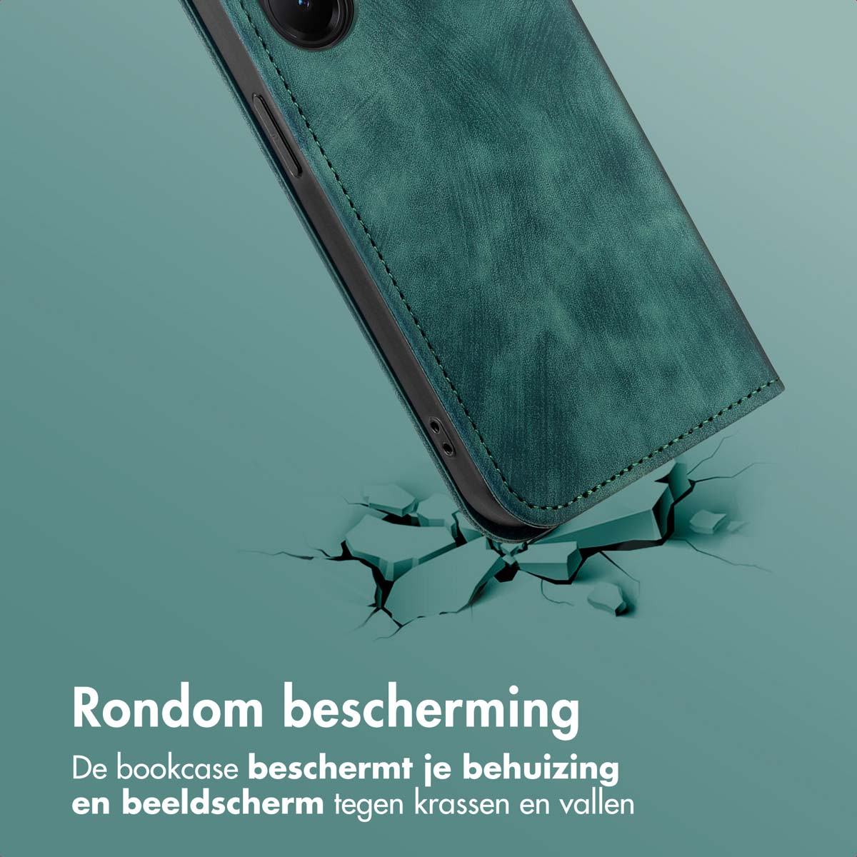 Een teal telefoonhoes bedekt gedeeltelijk een telefoon. De hoes ligt op een teal oppervlak met scheuren aan de onderkant.