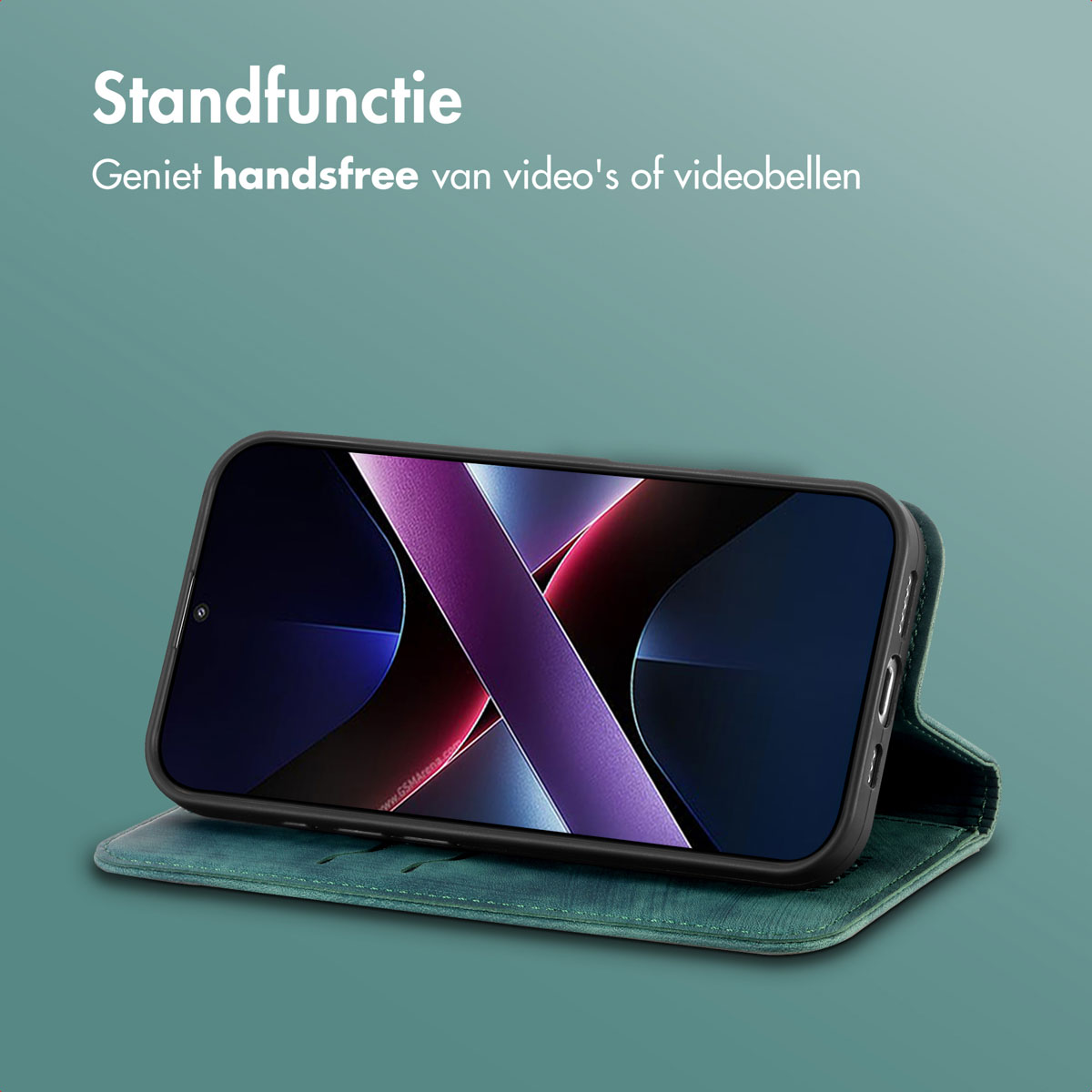 Een smartphone in een hoesje wordt getoond op een groen oppervlak. Het scherm toont een kleurrijke abstracte afbeelding. De tekst bovenaan luidt 'Standfunctie'.