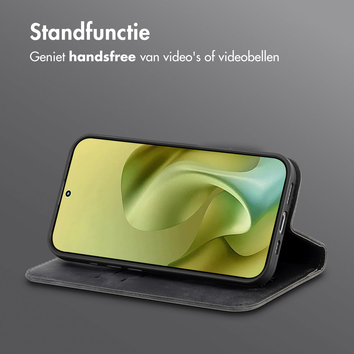 Uno smartphone in una custodia nera su una superficie grigia. Lo schermo mostra un'immagine verde e gialla.