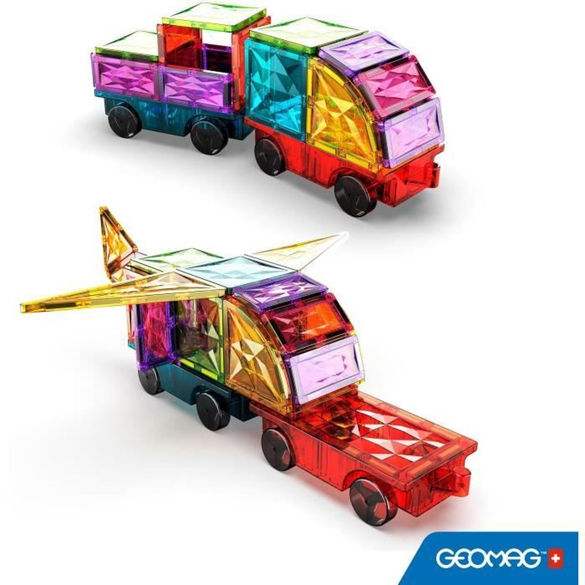 Zwei Spielzeug-Lastwagen aus bunten, transparenten geometrischen Formen. Einer hat einen Anhänger, der andere Flügel.