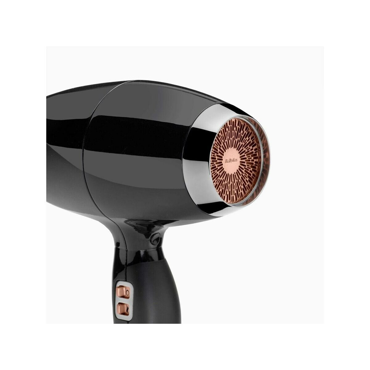 Un asciugacapelli nero con dettagli color rame e bordo argentato. L'impugnatura ha pulsanti di controllo e la testa un logo Babyliss.