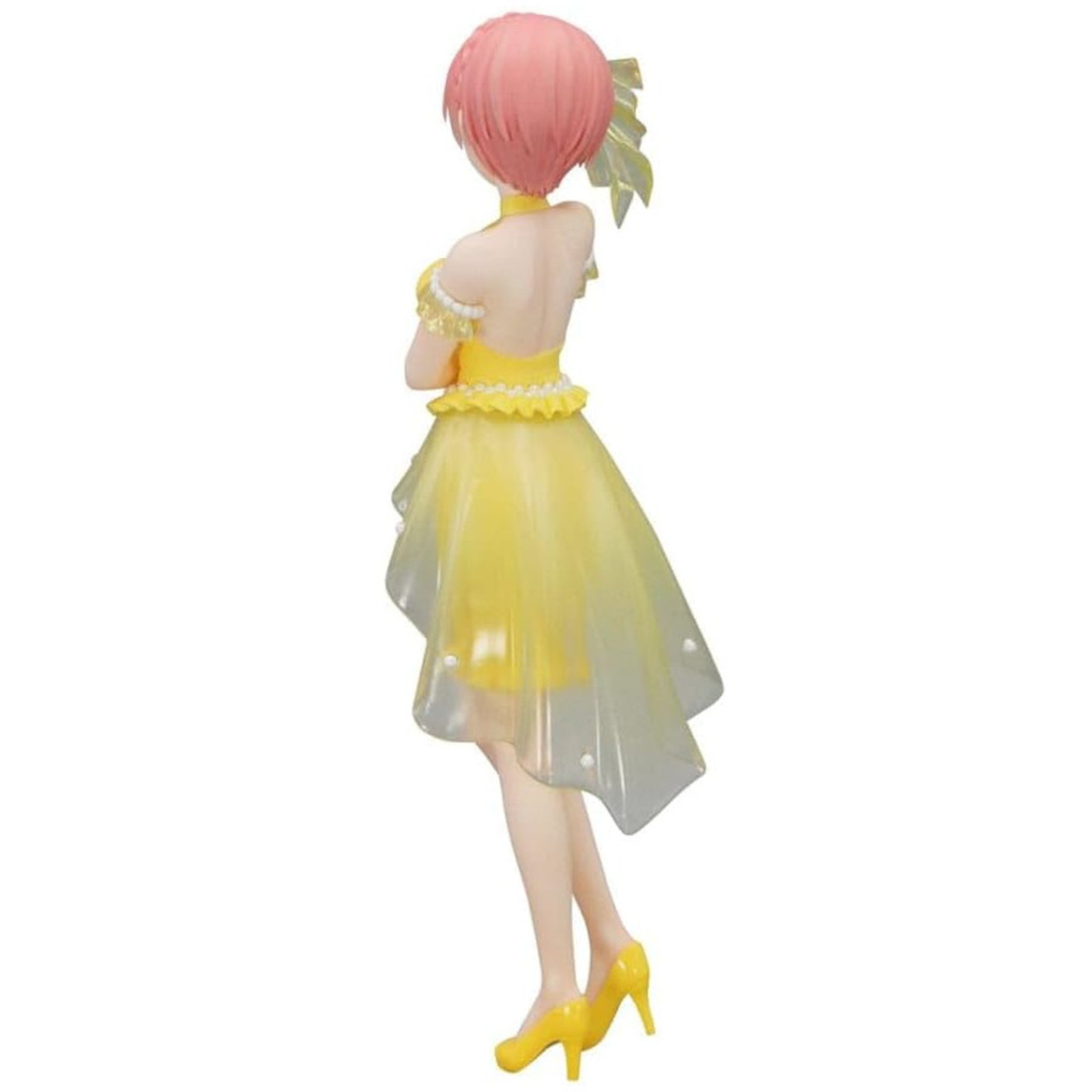 Eine Figur einer Frau mit rosa Haaren, die ein gelbes Kleid und Absätze trägt. Die Figur ist vom Betrachter abgewandt.