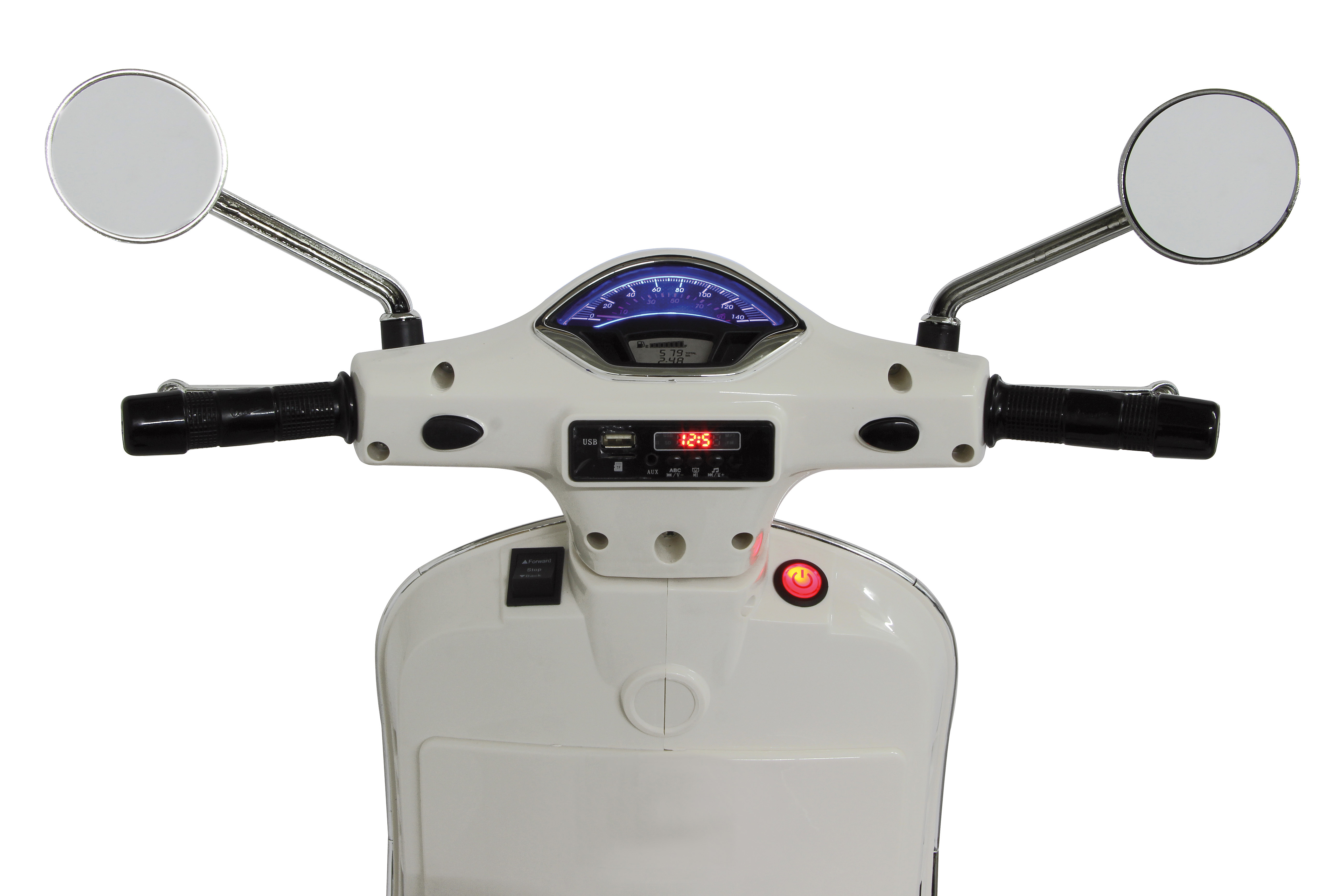 Manubrio di scooter bianco con specchietti, tachimetro, display digitale e pulsante di accensione rosso. Manopole e comandi neri.