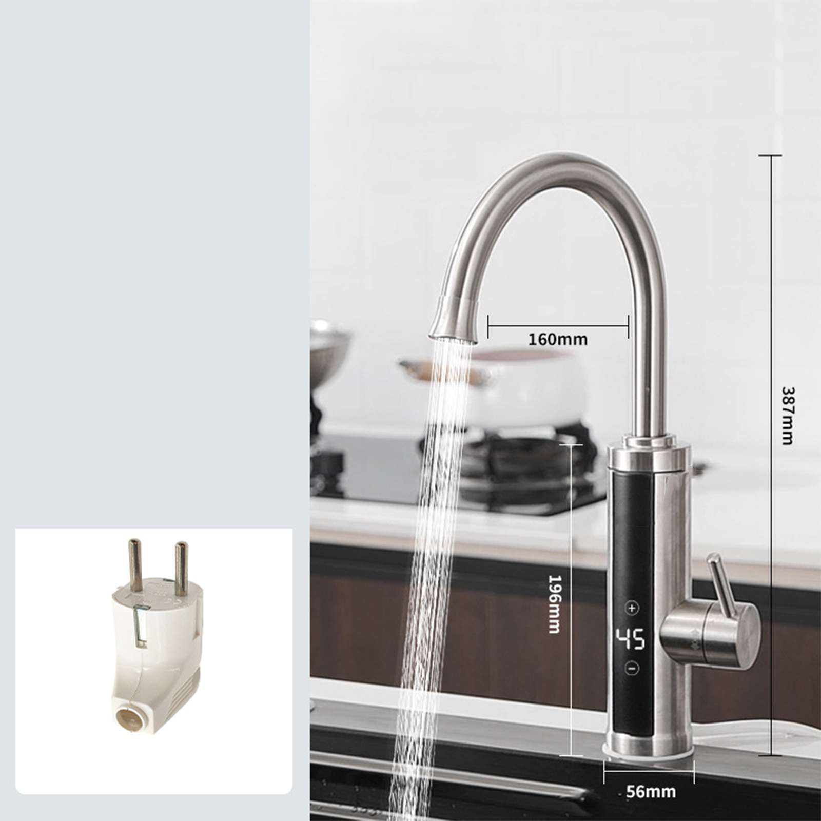 Ein moderner Küchenhahn mit Digitalanzeige. Wasser fließt aus dem gewölbten Auslauf. Ein Stecker wird in der linken Ecke gezeigt.