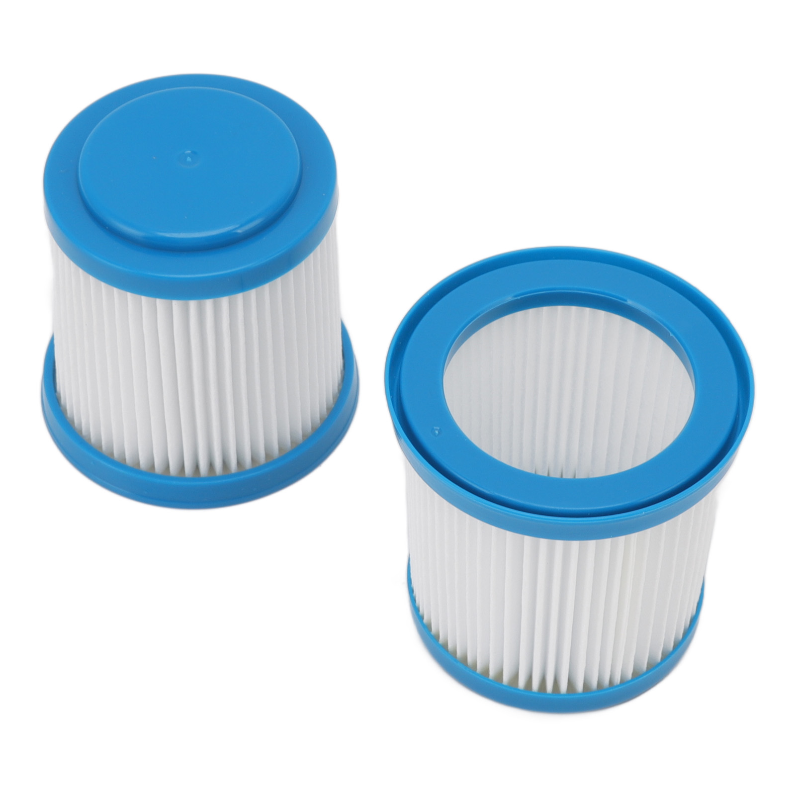 Zwei zylindrische Staubsaugerfilter mit blauen Ober- und Unterteilen sowie weißen, plissierten Innenseiten auf weißem Hintergrund.