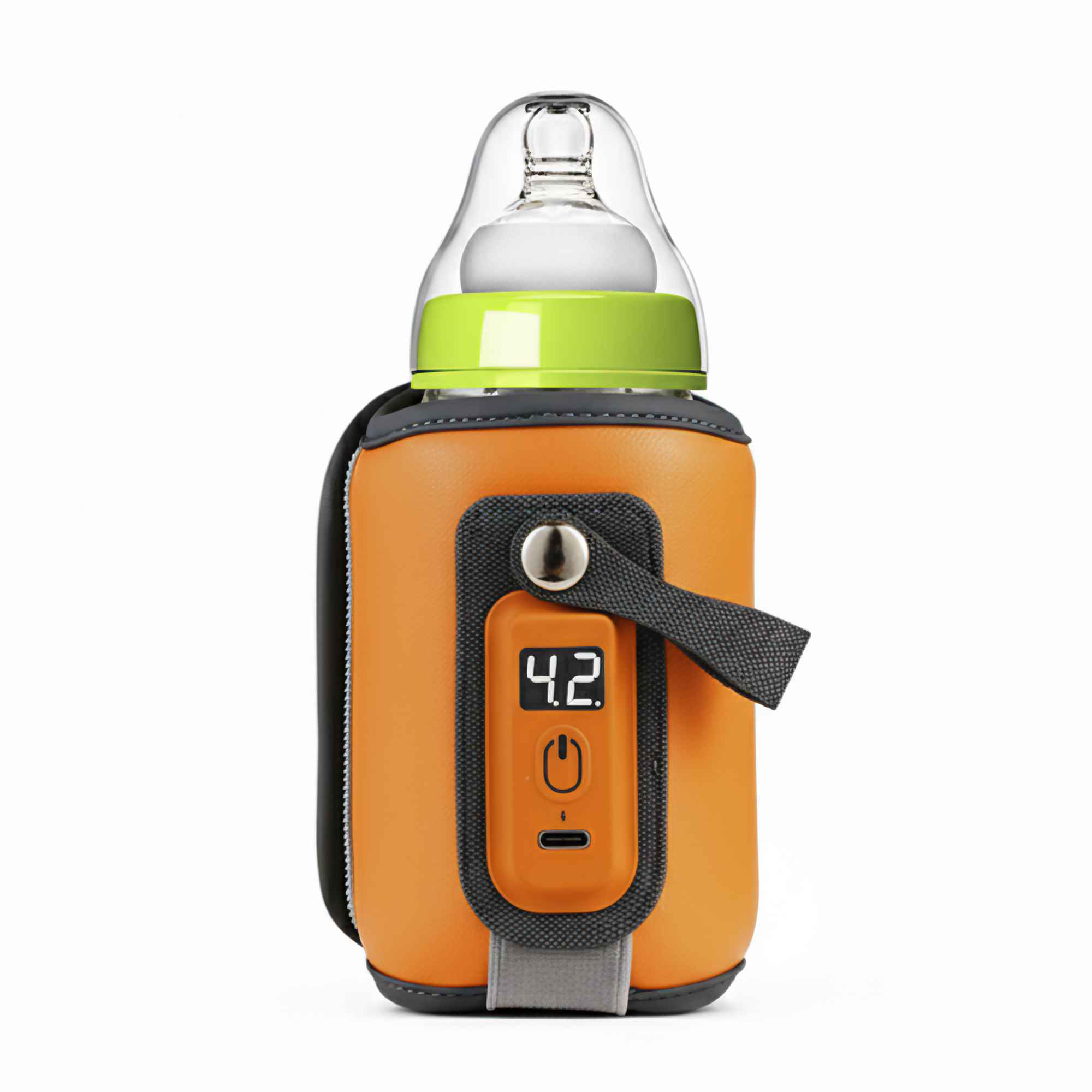 Ein orangefarbener Babyflaschenwärmer. Er hat eine Digitalanzeige mit der Anzeige 4.2. Die Flasche hat einen grünen Deckel und einen klaren Aufsatz.