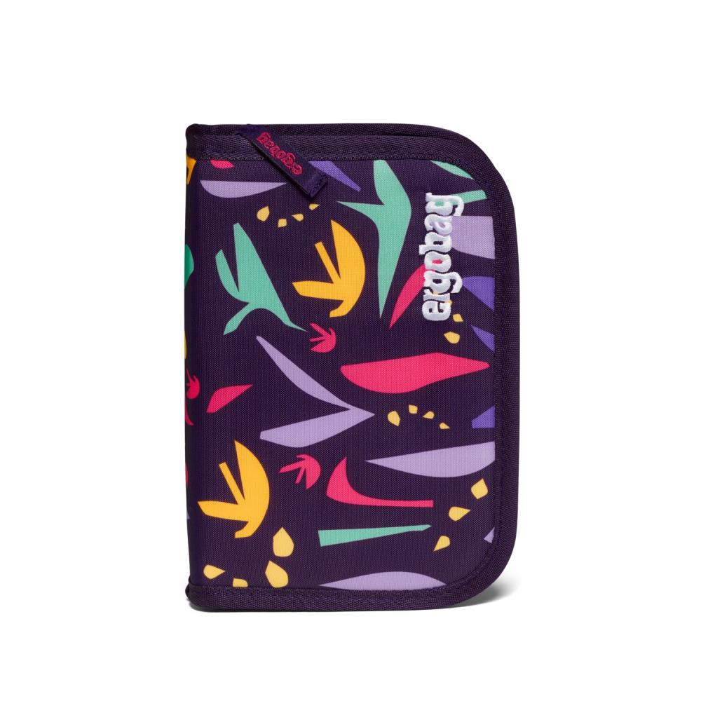 Ein lila Ergobag-Federmäppchen mit bunten abstrakten Formen. Die Formen sind grün, gelb, rosa und lila.