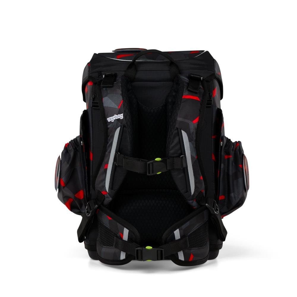 Ein schwarz-roter Schulrucksack mit mehreren Fächern und ergonomischen Trägern. Der Markenname 'ergobag' ist sichtbar.