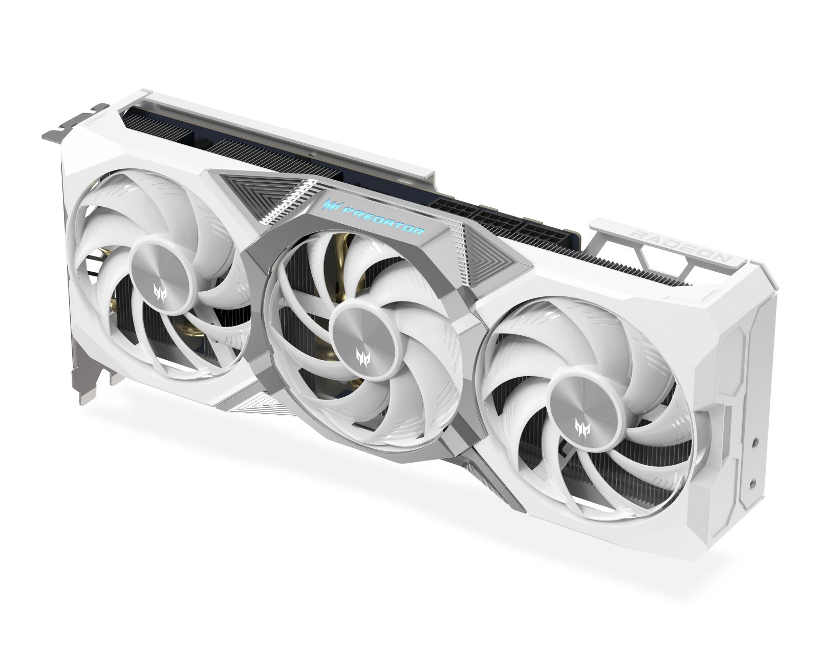 Una scheda grafica Predator Radeon bianca e argento con tre ventole. La scheda ha un design moderno e angolare.