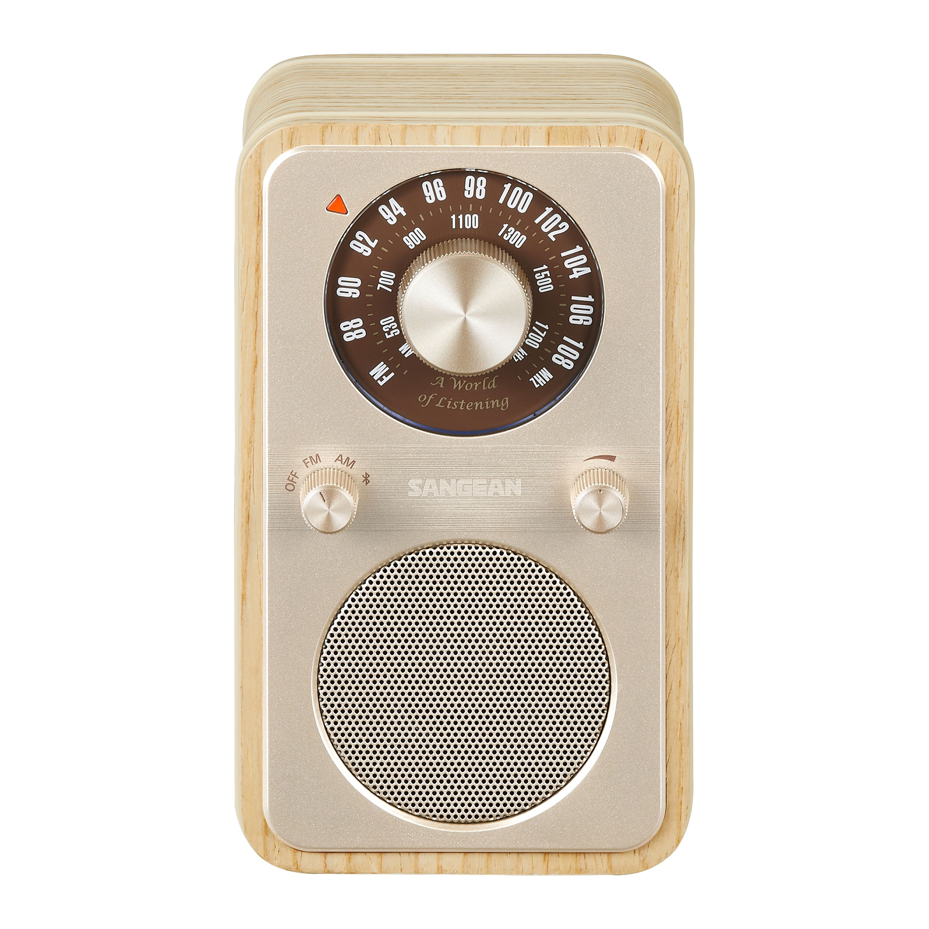 Ein Radio im Retro-Stil mit Holzrahmen und metallischer Front. Es hat Knöpfe, einen Lautsprecher und einen Markennamen.