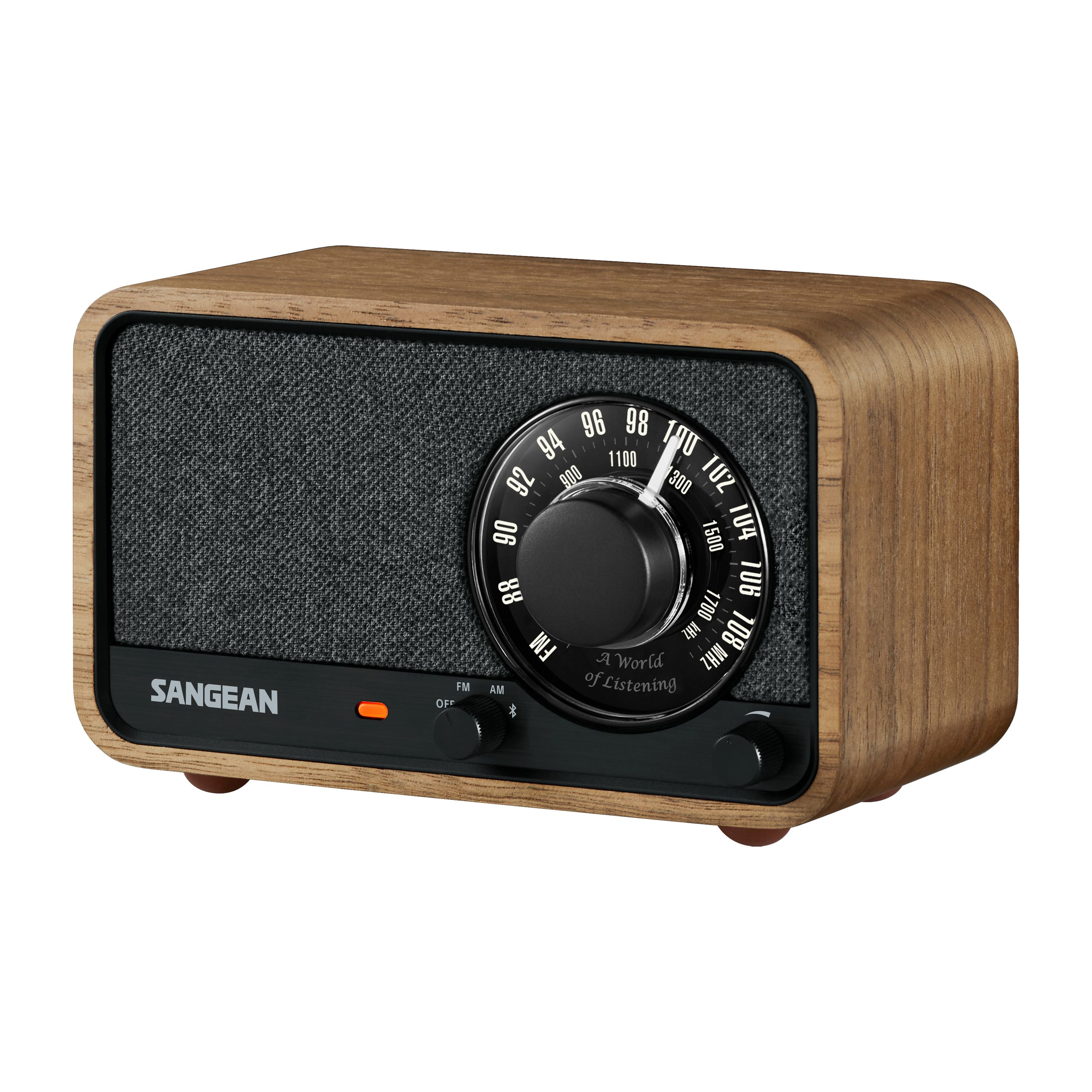 Ein Holzradio mit schwarzem Lautsprecher, Zifferblatt und Knöpfen. Es trägt den Markennamen SANGEAN.