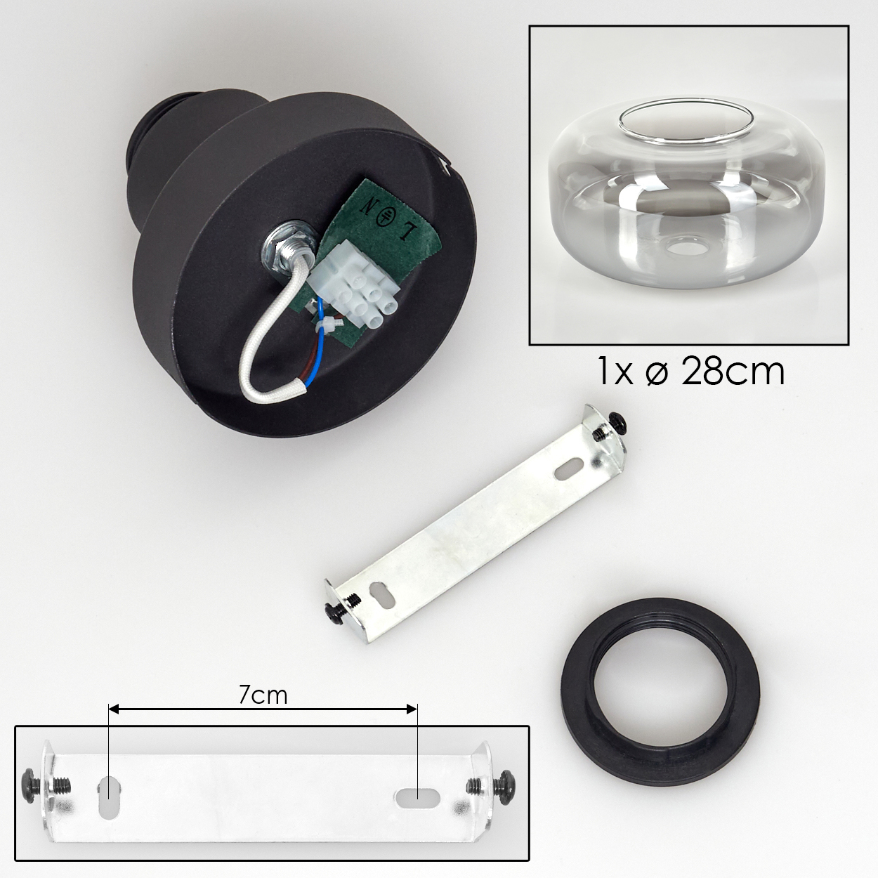 Zerlegte schwarze Deckenlampe. Komponenten umfassen Glasschirm, Montagehalterung, Sockel und elektrische Komponenten.