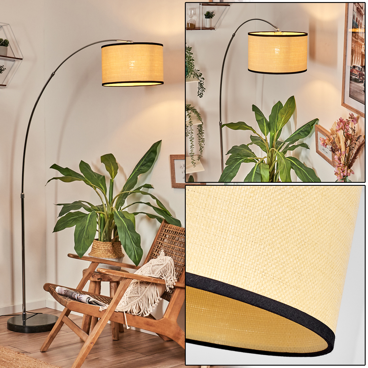 Eine gebogene Stehlampe mit beigem Lampenschirm. Ein Korbstuhl, Pflanzen und ein Holzrahmen sind im Bild.
