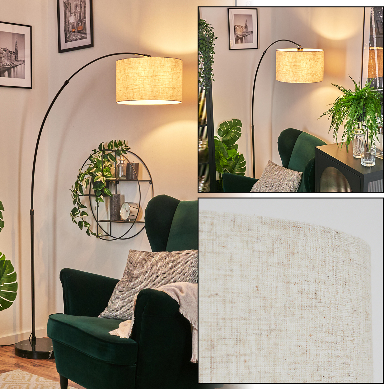Ein dunkelgrüner Sessel mit einem beigen Wurfkissen. Eine große Lampe mit beigem Lampenschirm leuchtet. Pflanzen und Bilder sind im Hintergrund.