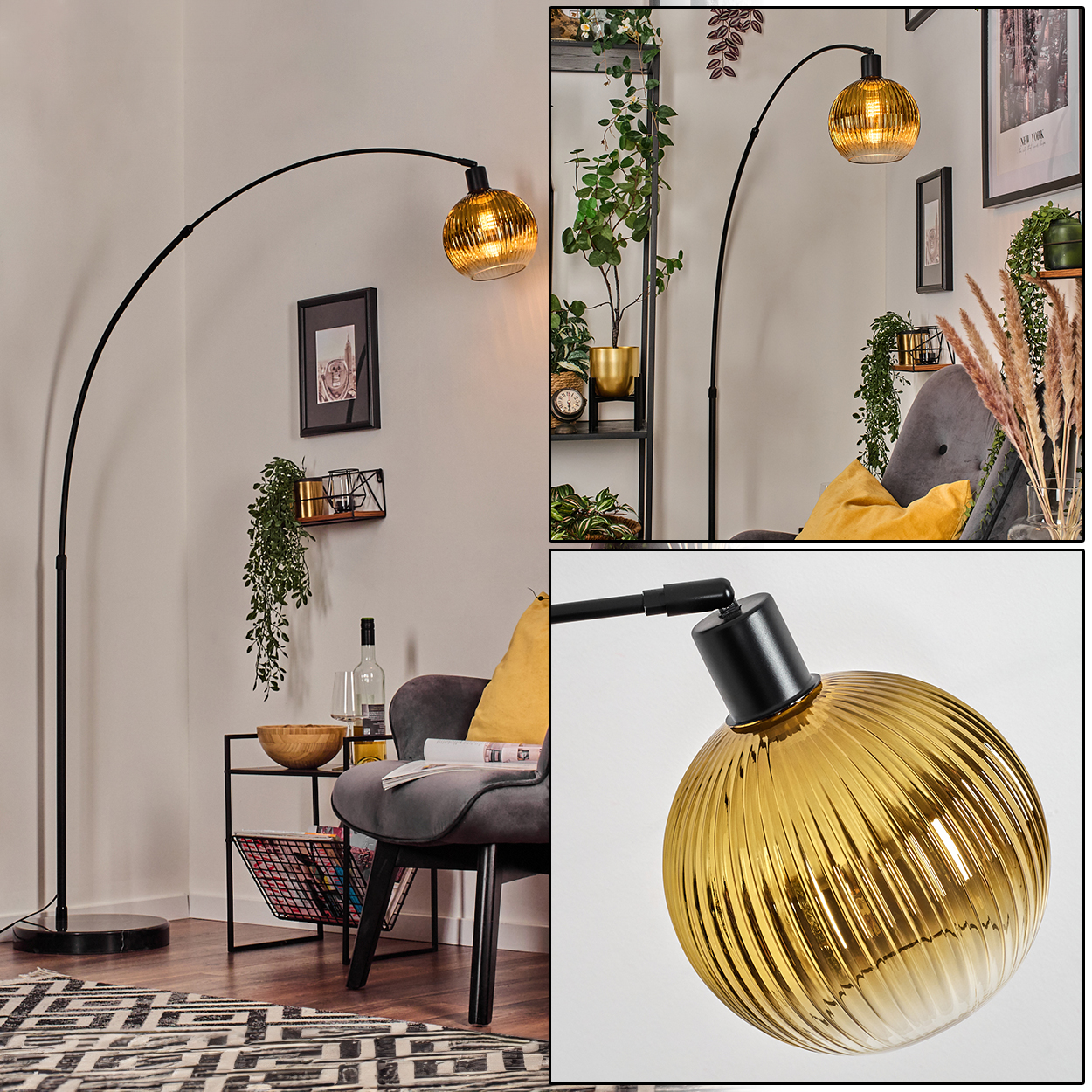 Ein modernes Wohnzimmer mit einer schwarzen Bogenlampe, einem grauen Stuhl und dekorativen Pflanzen. Die Lampe hat einen gelben Glasschirm.
