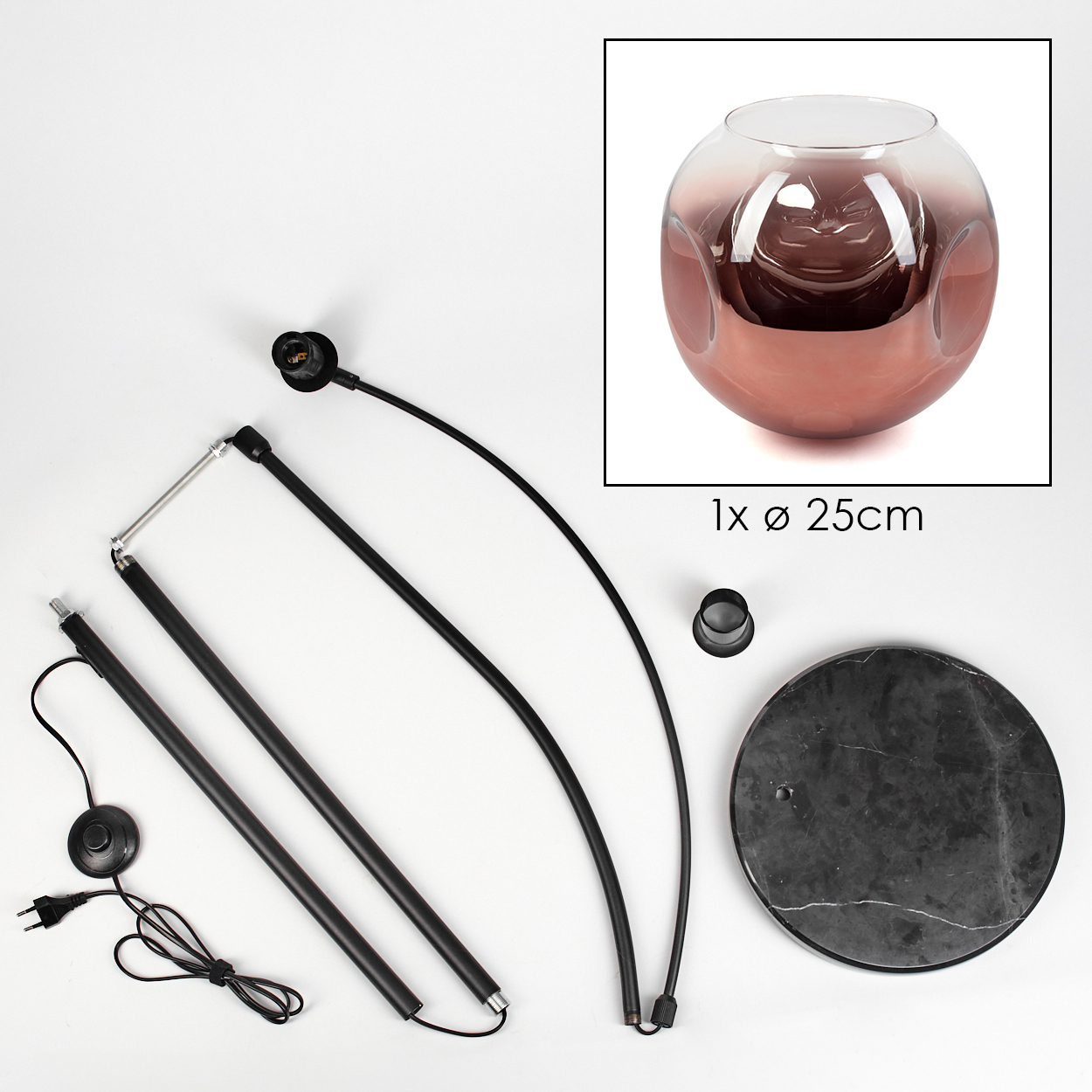 Eine zerlegte Stehlampe mit einer Glasschale. Zu den Teilen gehören ein Sockel, eine Stange, ein Draht und ein abnehmbarer Glasschirm.