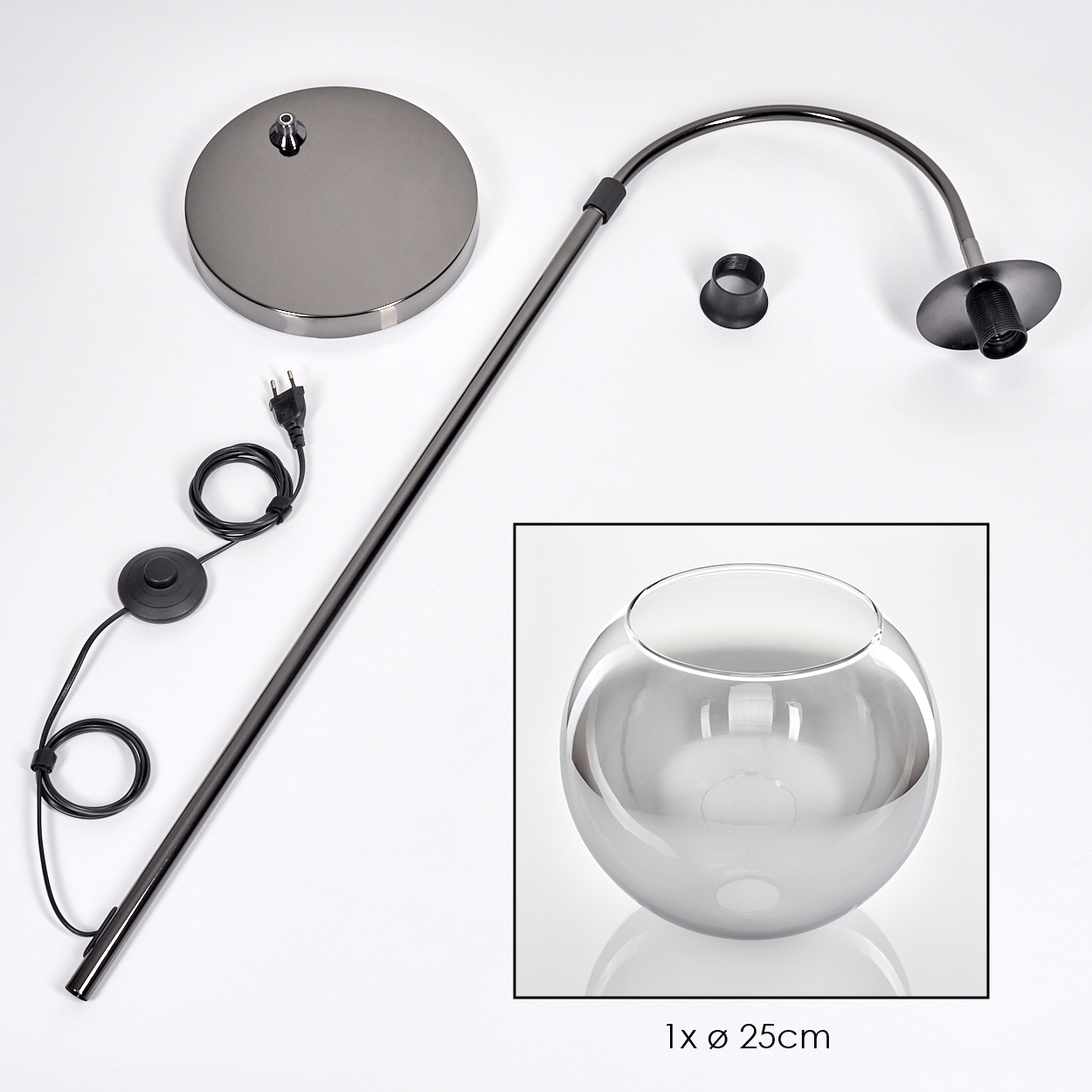 Zerlegte Lampe mit Fuß, Stiel, gebogenem Arm und separater Glasschale, alles auf weißem Untergrund.