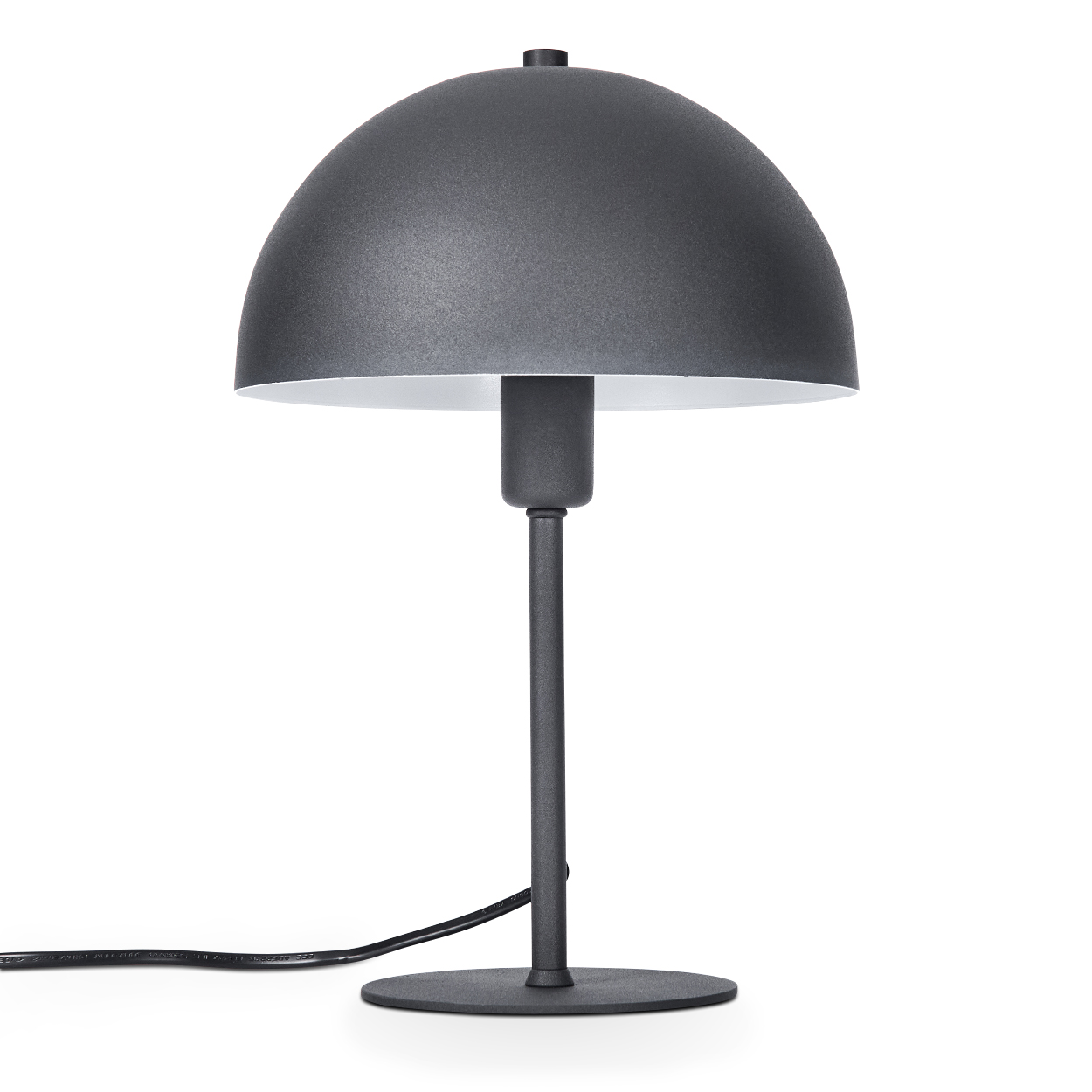 Eine graue Schreibtischlampe mit halbkugelförmigem Schirm, zylindrischem Stiel und rundem Fuß. Ein schwarzes Kabel geht vom Fuß aus.