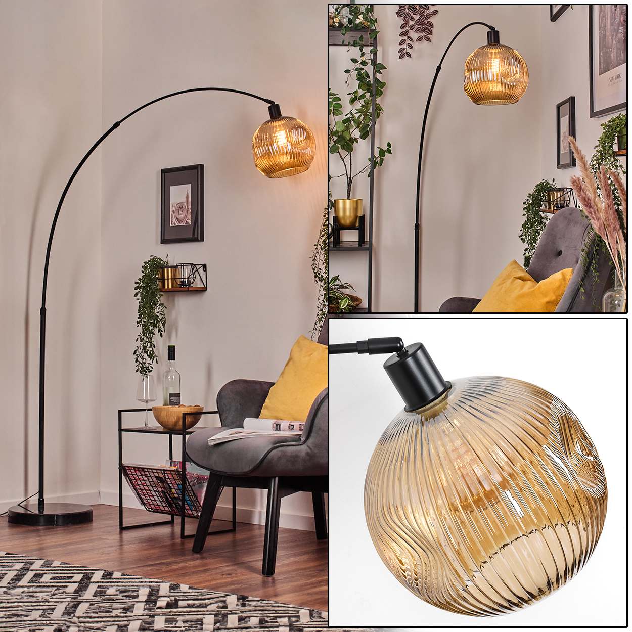Ein modernes Wohnzimmer mit einer schwarzen Bogenlampe. Ein grauer Sessel mit einem gelben Kissen ist sichtbar. Pflanzen und gerahmte Bilder sind an der Wand.