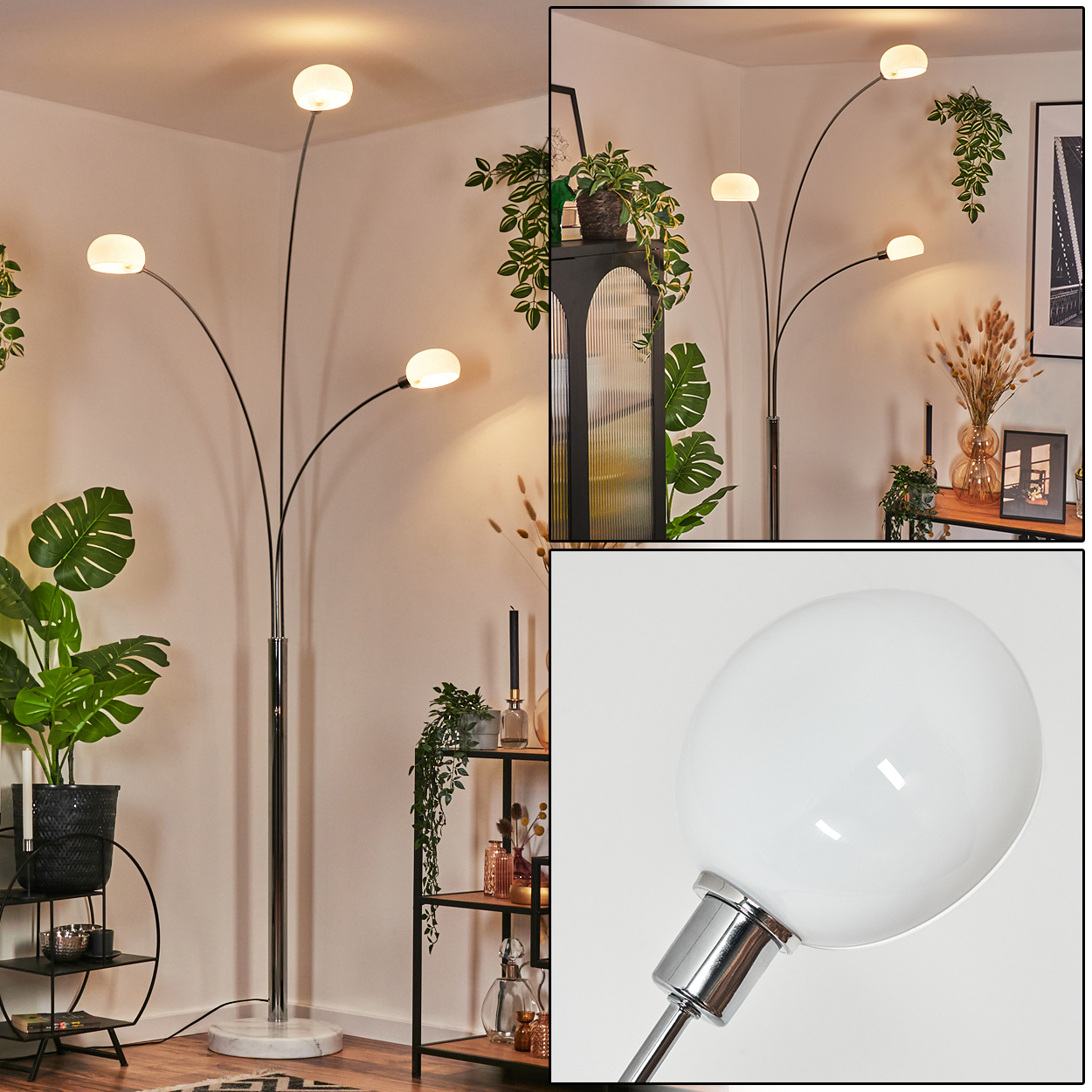 Eine moderne Stehlampe mit vier weißen Kugellampen. Der Raum hat Pflanzen, Regale und einen dekorativen Spiegel.