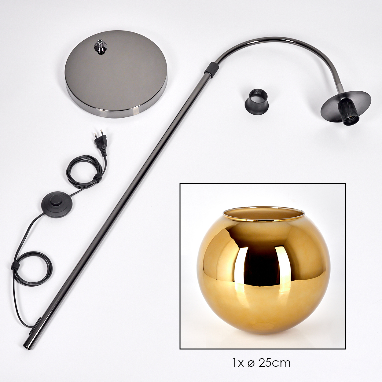 Eine zerlegte schwarze Lampe mit goldener Kugelvase. Teile sind Sockel, Stiel, Lampenkopf und ein kleiner Ring.