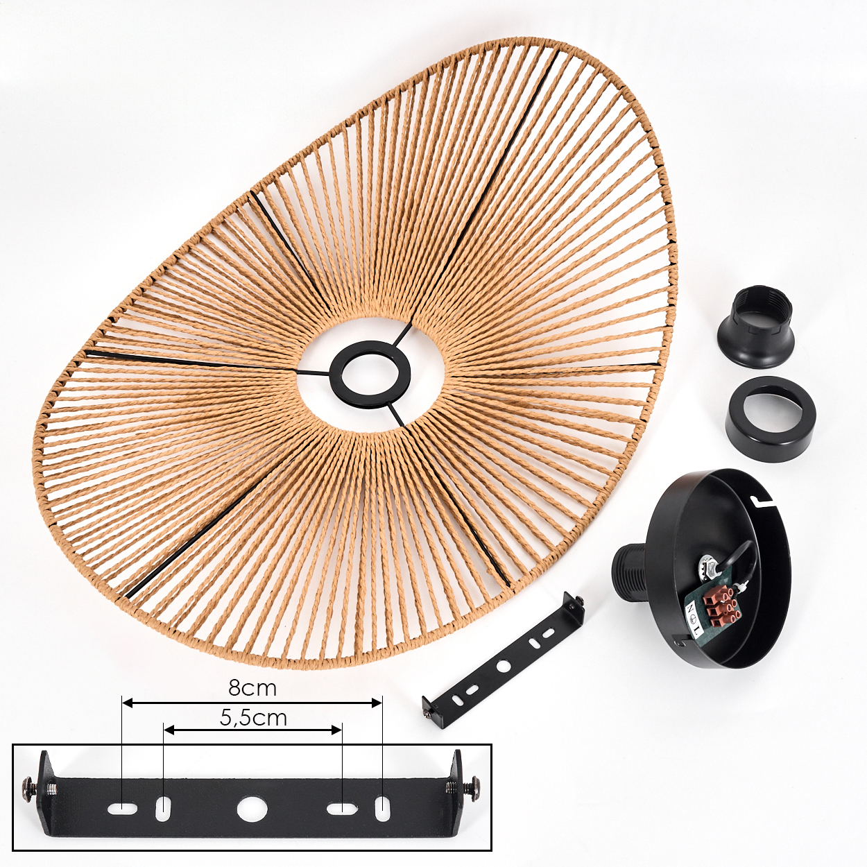Eine zerlegte Lampe mit geflochtenem Schirm, schwarzen Metallkomponenten und einer Halterung, alles auf weißem Untergrund, Maße gezeigt.