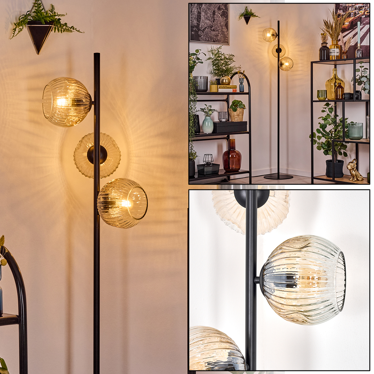 Eine moderne Stehlampe mit drei Glaskugeln. Der Hintergrund umfasst Regale mit Dekoration und Pflanzen.