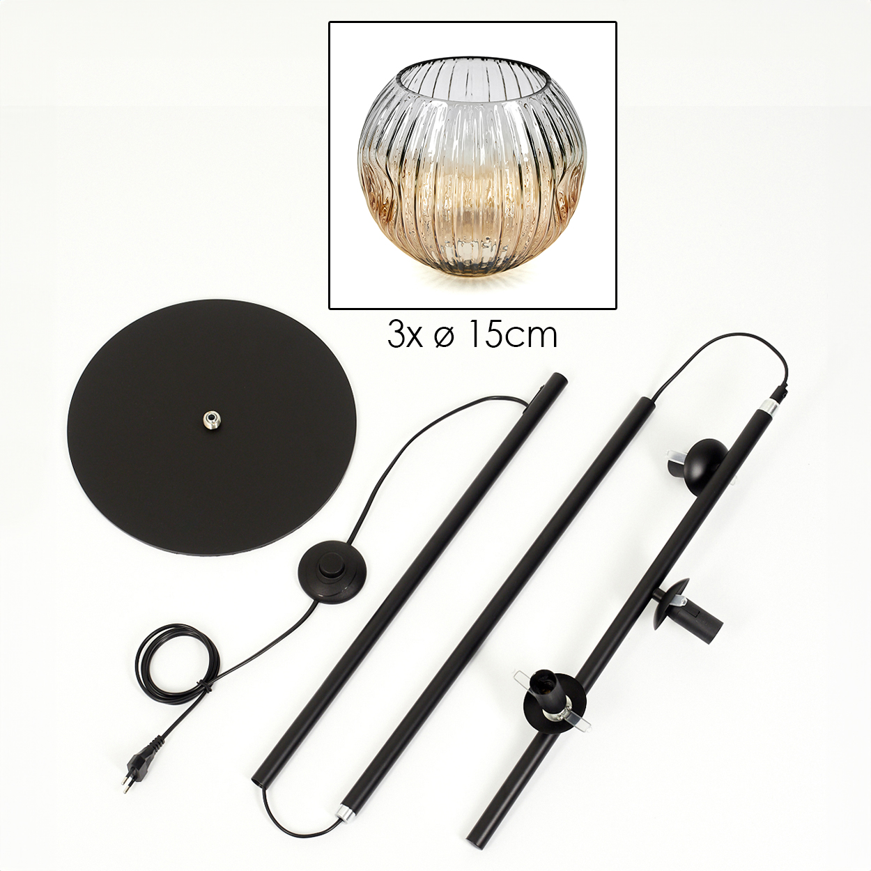 Zerlegte Stehlampe auf weißem Untergrund. Enthält einen schwarzen Sockel, Lampenkomponenten und einen Glasschirm mit 15cm Durchmesser.
