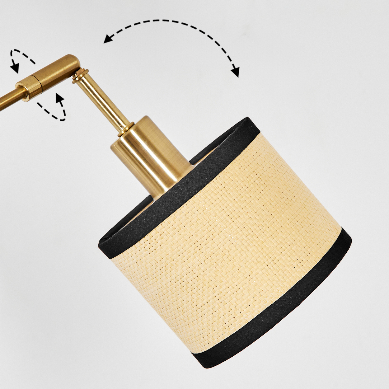 Eine Lampe mit beigem Lampenschirm, schwarzem Rand und goldfarbenen Metallteilen. Pfeile zeigen die verstellbaren Funktionen.