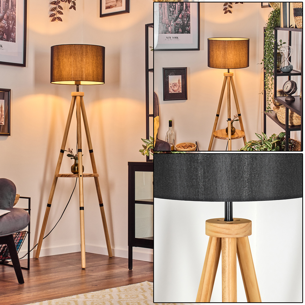 Eine hölzerne Stativ-Stehlampe mit schwarzem Lampenschirm. Die Lampe befindet sich in einem Raum mit gerahmten Bildern und einem Bücherregal.