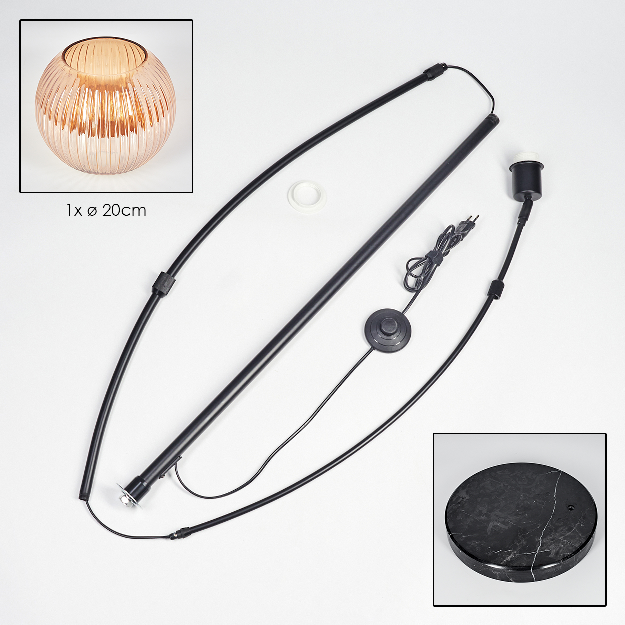 Zerlegte Stehlampe mit Glasschirm, schwarzem Metallrahmen und Marmorsockel, auf weißer Oberfläche ausgelegt.