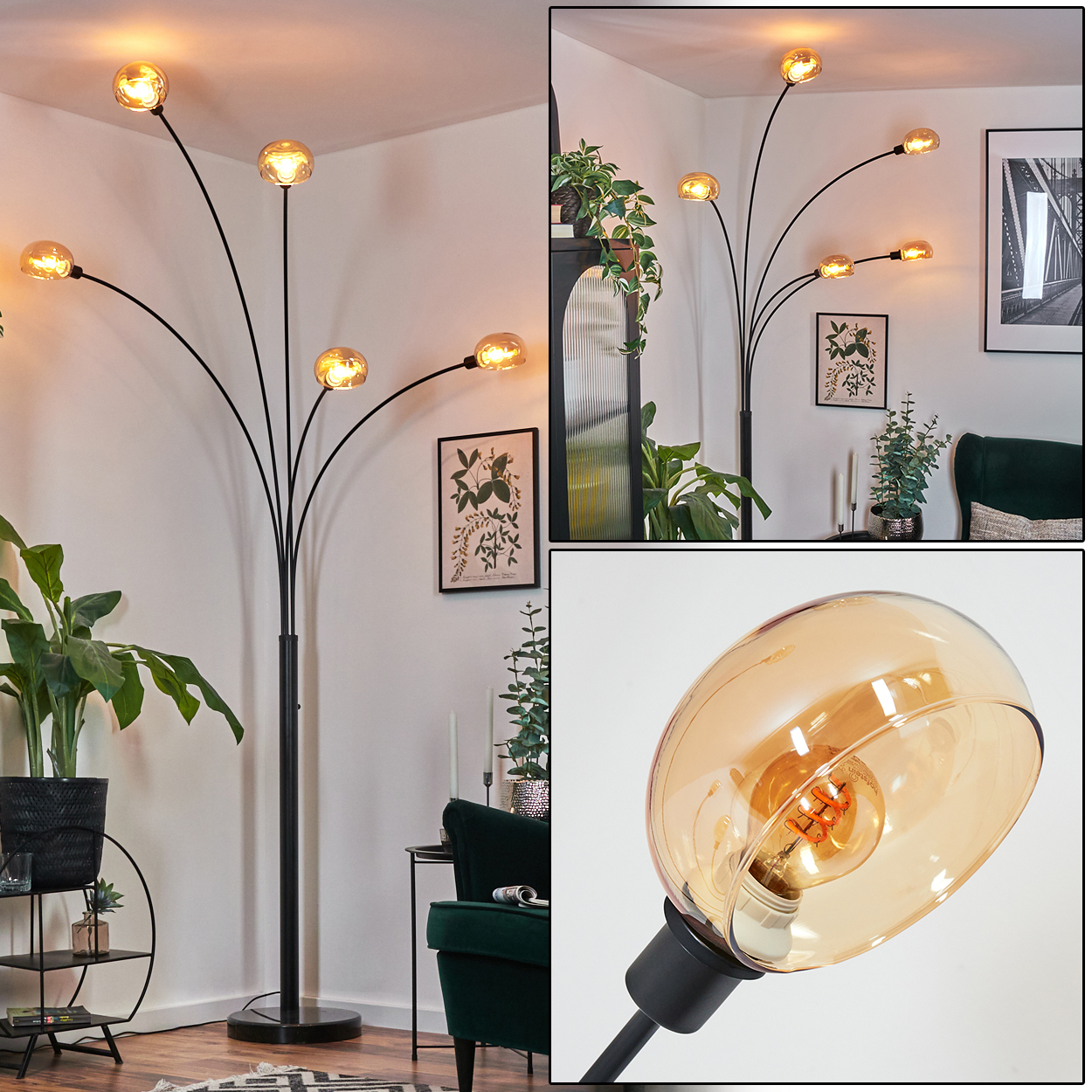 Eine moderne Stehlampe mit mehreren bernsteinfarbenen Glaskugeln. Sie steht in einem Raum mit Pflanzen, Kunstwerken und einem grünen Samtstuhl.